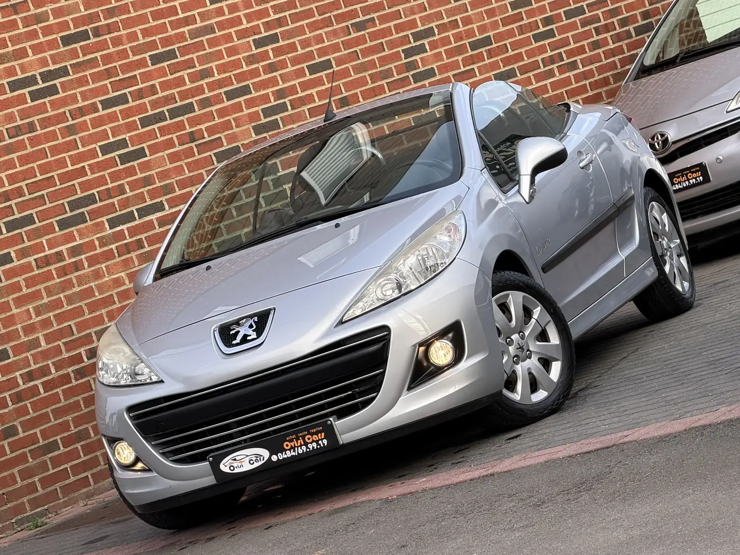 Peugeot 207 // PARFAIT ÉTAT // CARNET D’ENTRETIEN // Gris - 1