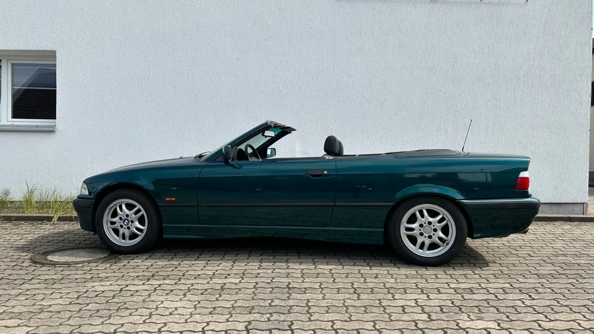 BMW 318 i Cabrio - 2