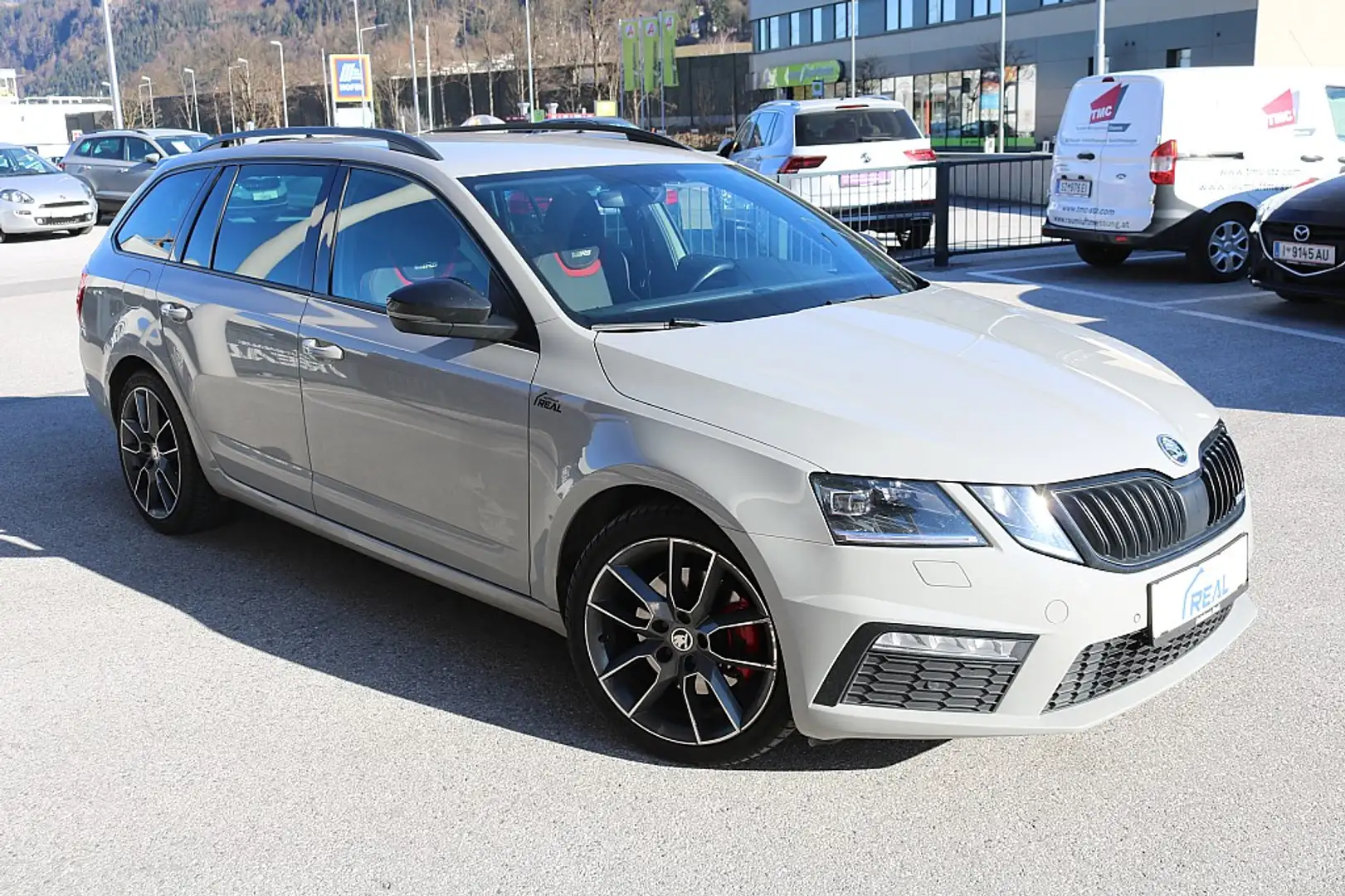 Skoda Octavia Combi RS 2,0 TDI DSG Grau - 2