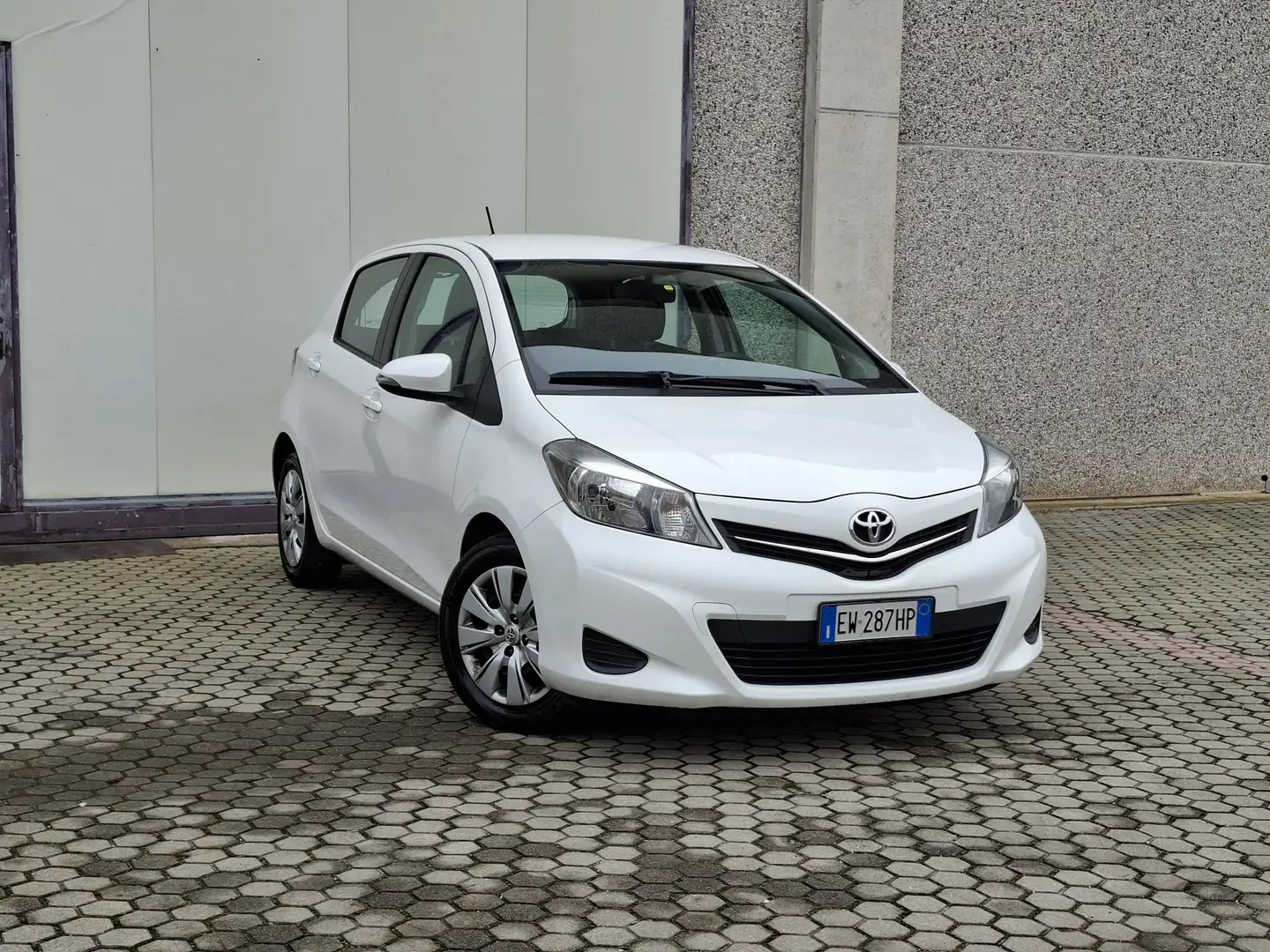 Toyota Yaris 5p 1.0 Lounge *UNICO PROPRIETARIO* Blanc - 1