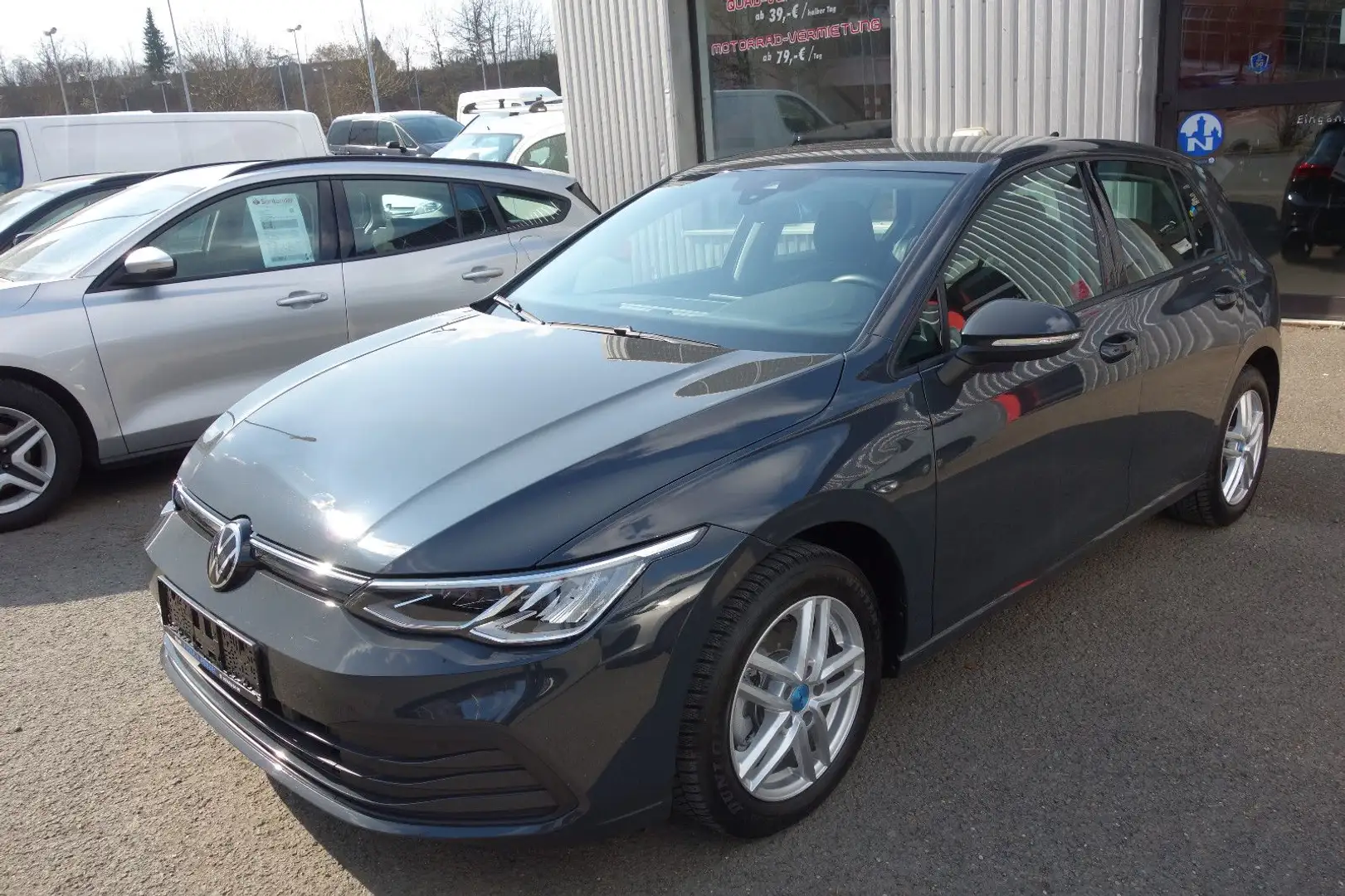 Volkswagen Golf VIII Lim. Life LED Navi SH Grau - 1
