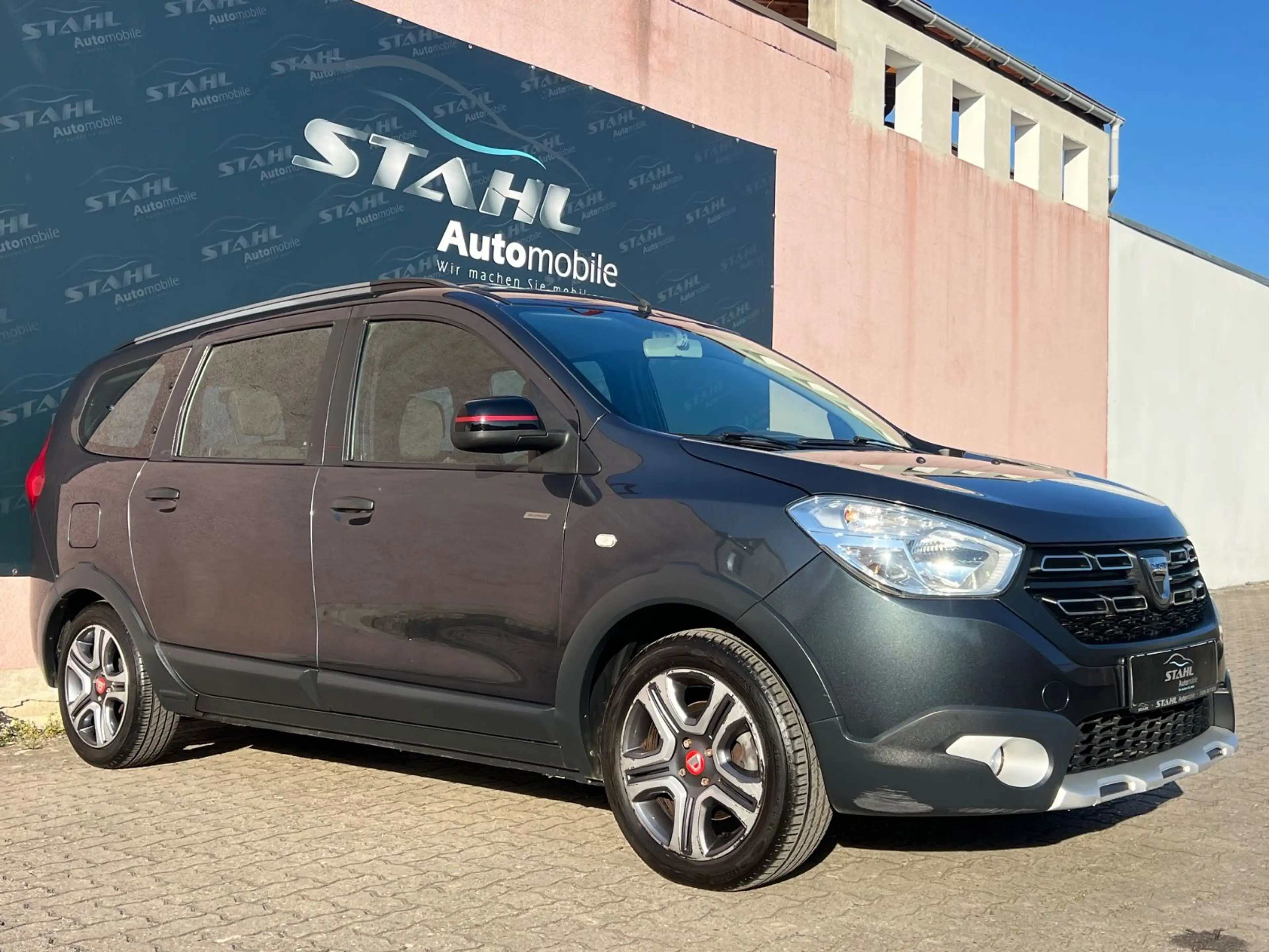 Dacia Lodgy Stepway Plus*Techroad*1.Hand*7-Sitzer*Top! — photo 4