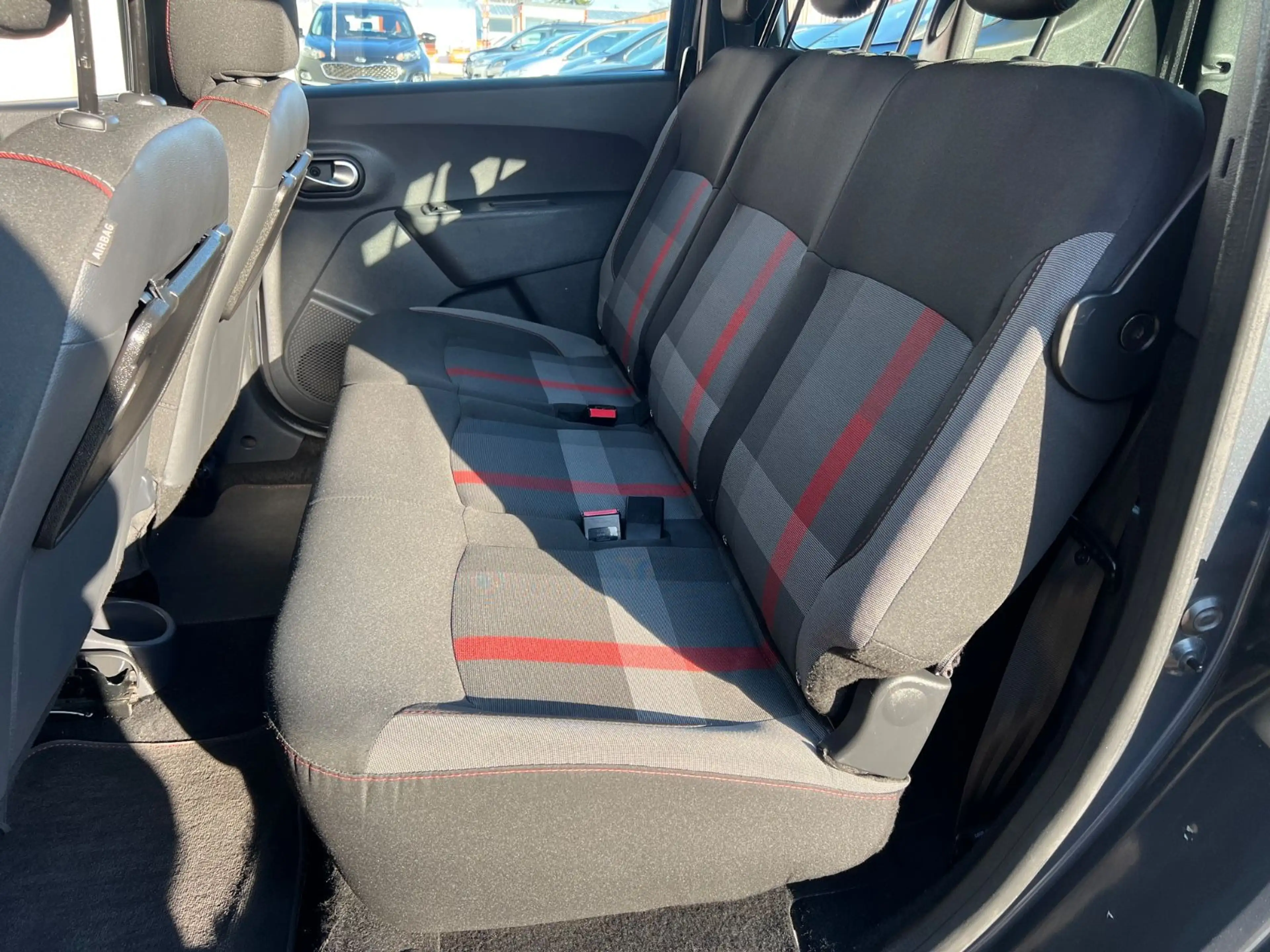 Dacia Lodgy Stepway Plus*Techroad*1.Hand*7-Sitzer*Top! — photo 13