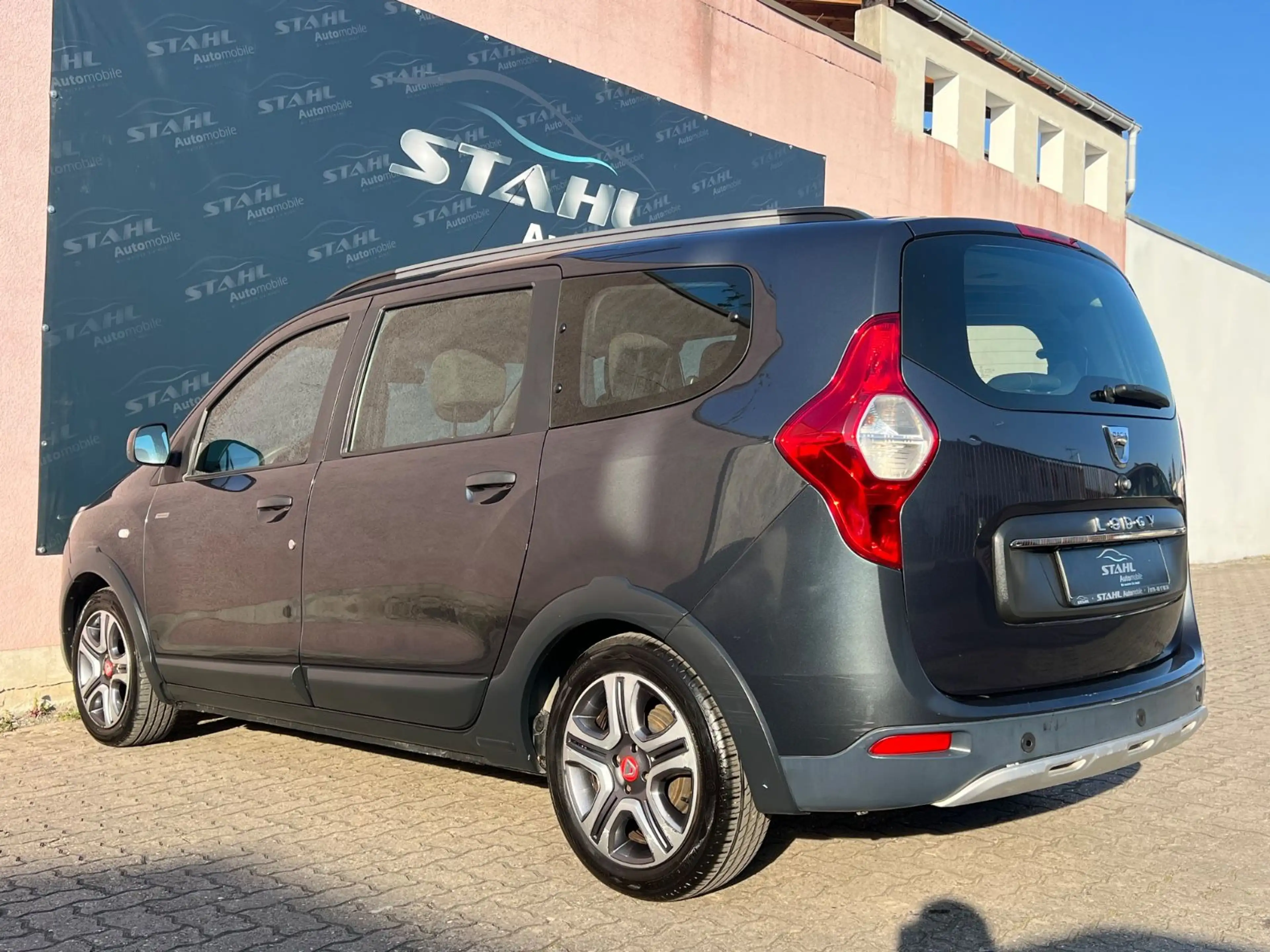 Dacia Lodgy Stepway Plus*Techroad*1.Hand*7-Sitzer*Top! — photo 9