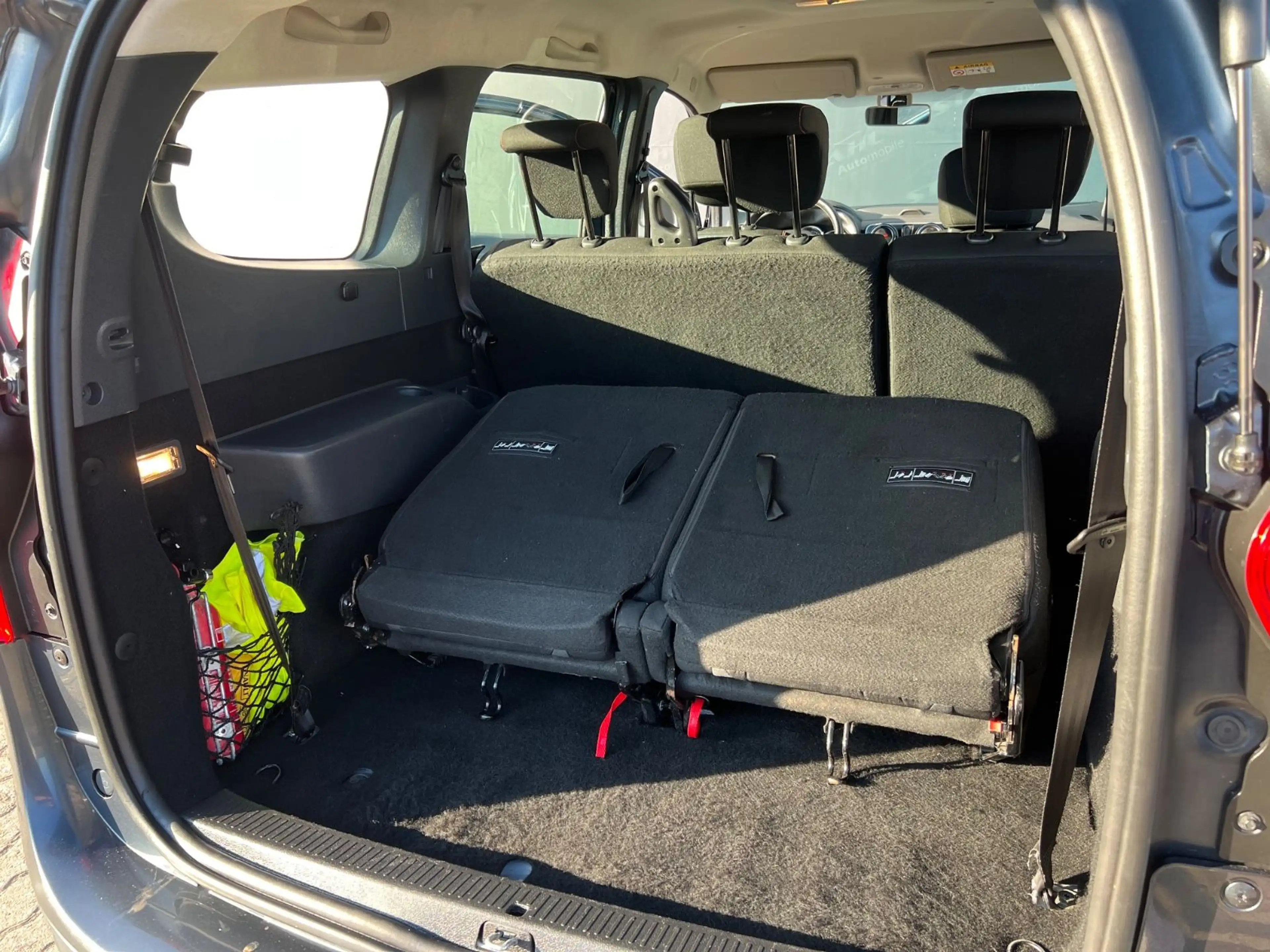Dacia Lodgy Stepway Plus*Techroad*1.Hand*7-Sitzer*Top! — photo 8