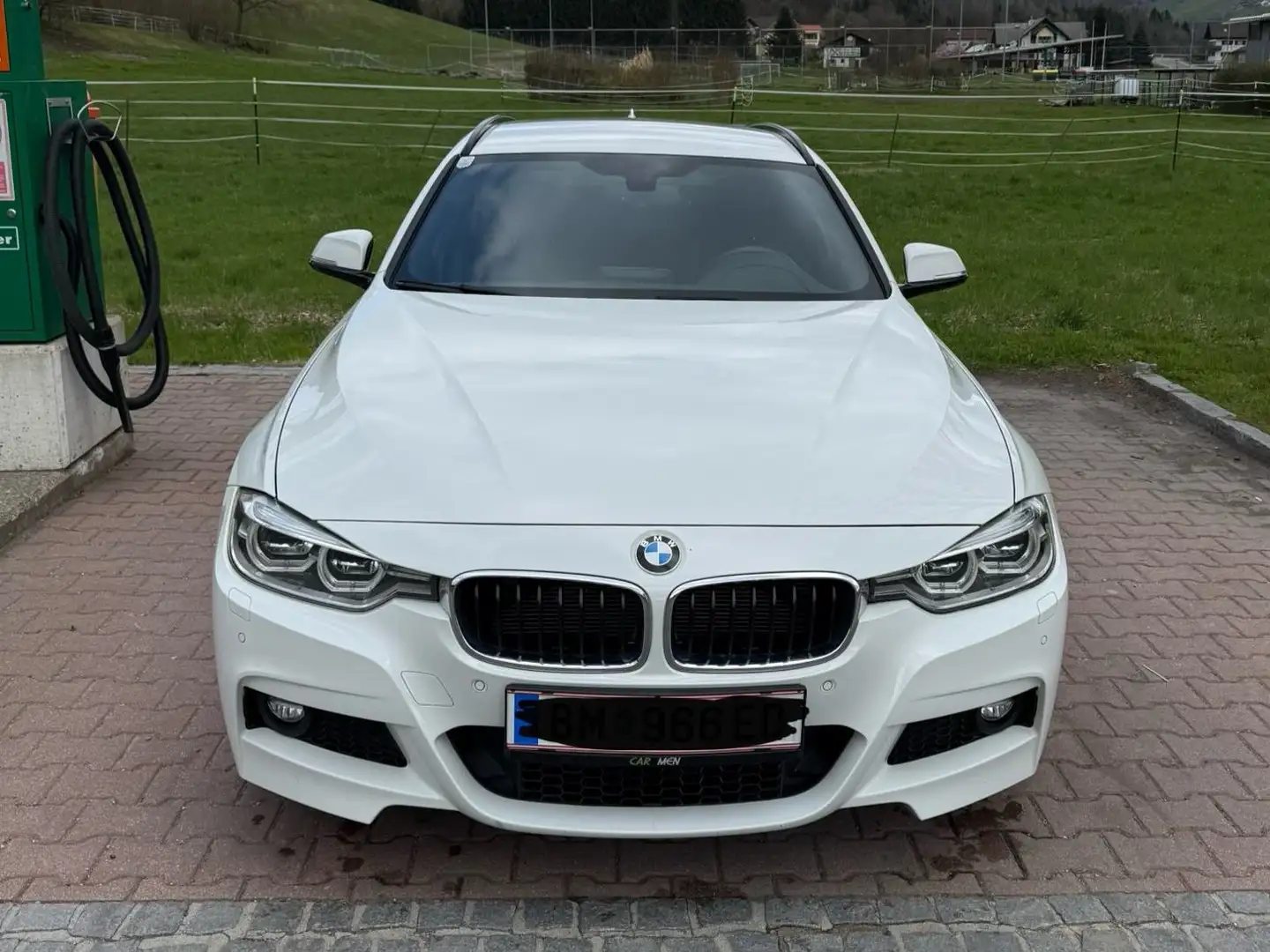 BMW 318 318d xDrive Touring M Sport M Sport Weiß - 2