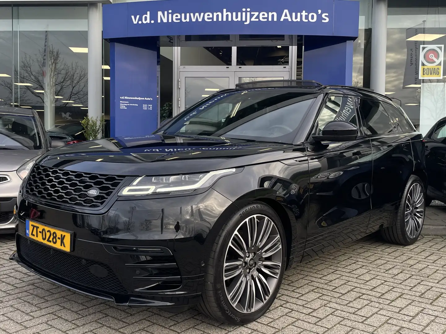 Land Rover Range Rover Velar 3.0 V6 AWD R-Dynamic HSE | Adaptive cruise | Panor Schwarz - 1