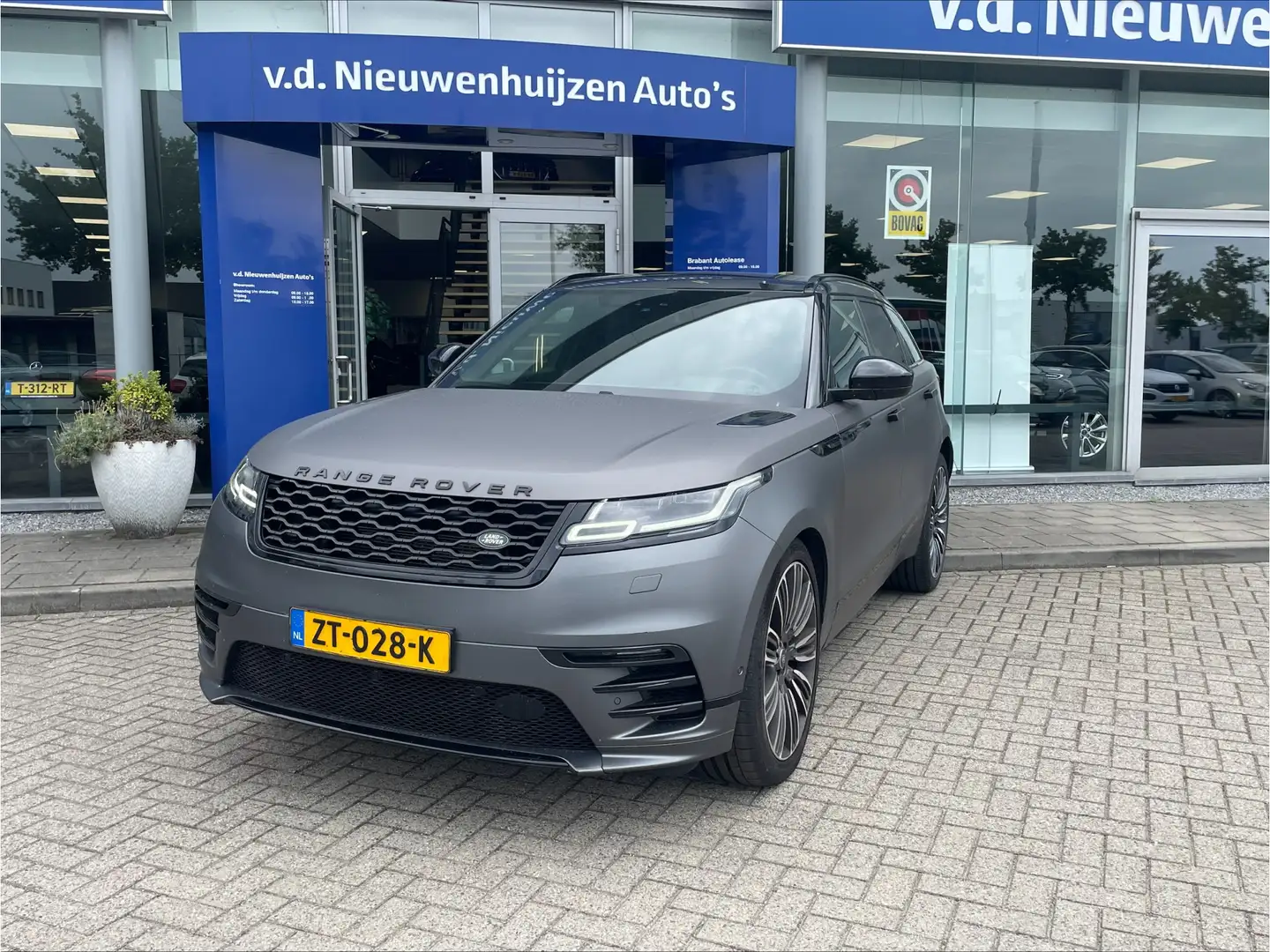 Land Rover Range Rover Velar 3.0 V6 AWD R-Dynamic HSE | Adaptive cruise | Panor Gris - 2