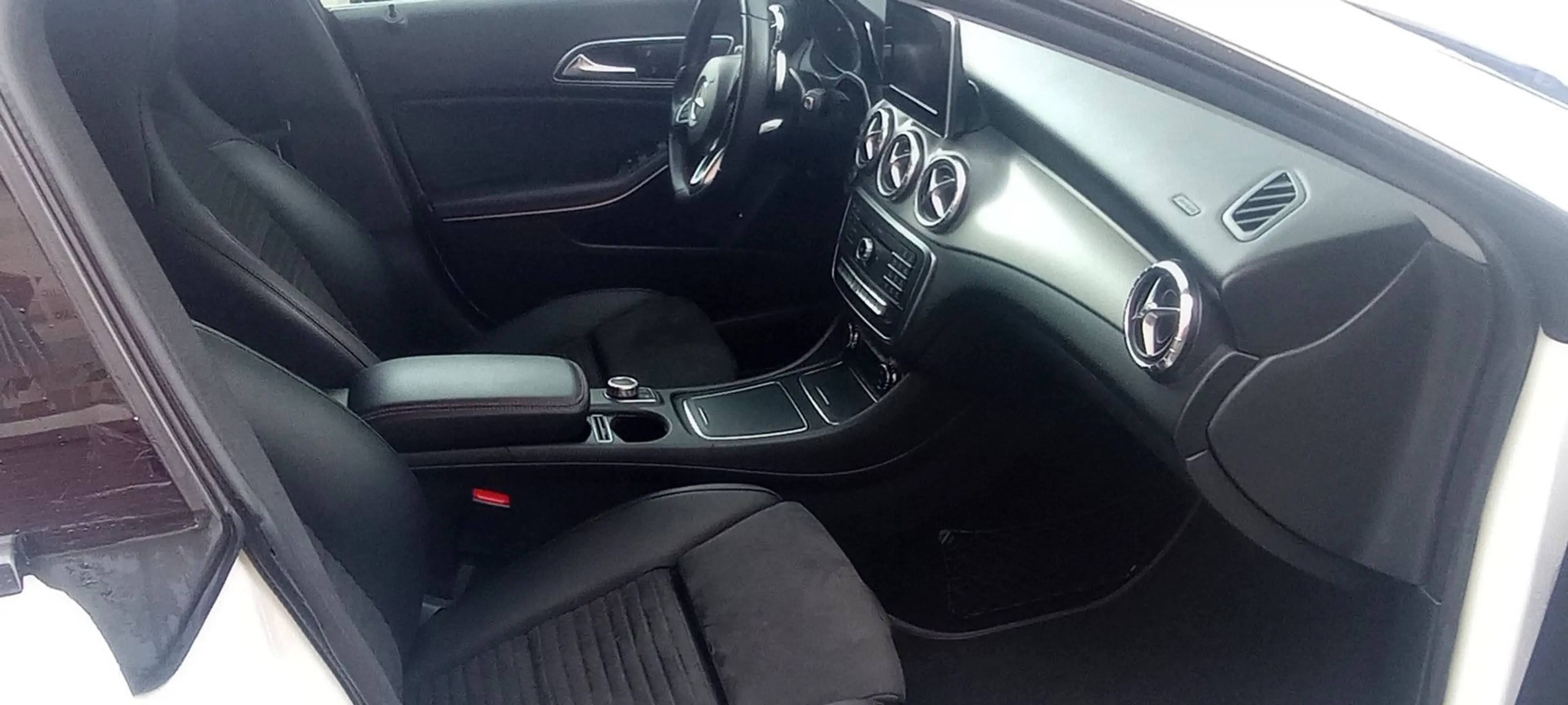 Mercedes-Benz CLA 200 AMG Auto Navi Rückf eHeckk Scheckheft — photo 6