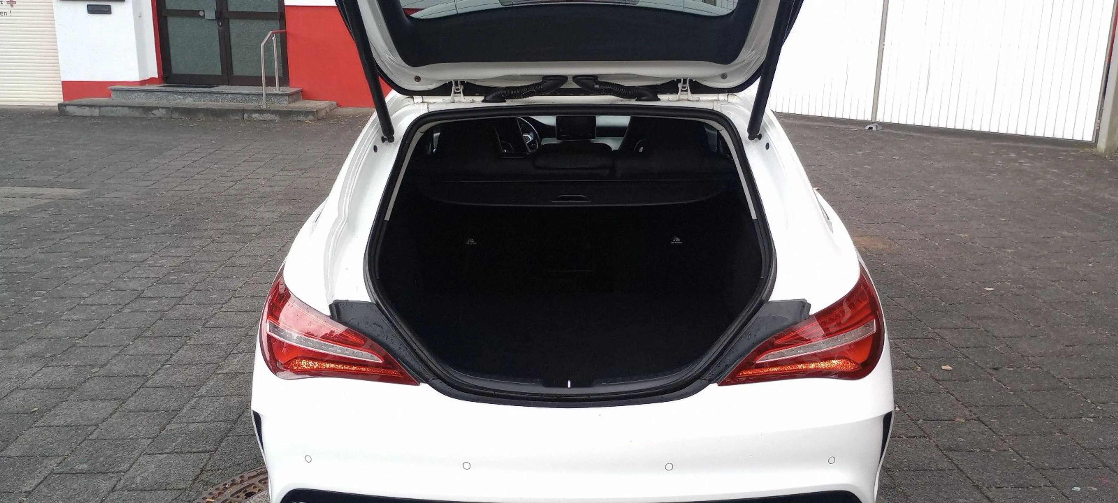 Mercedes-Benz CLA 200 AMG Auto Navi Rückf eHeckk Scheckheft — photo 11