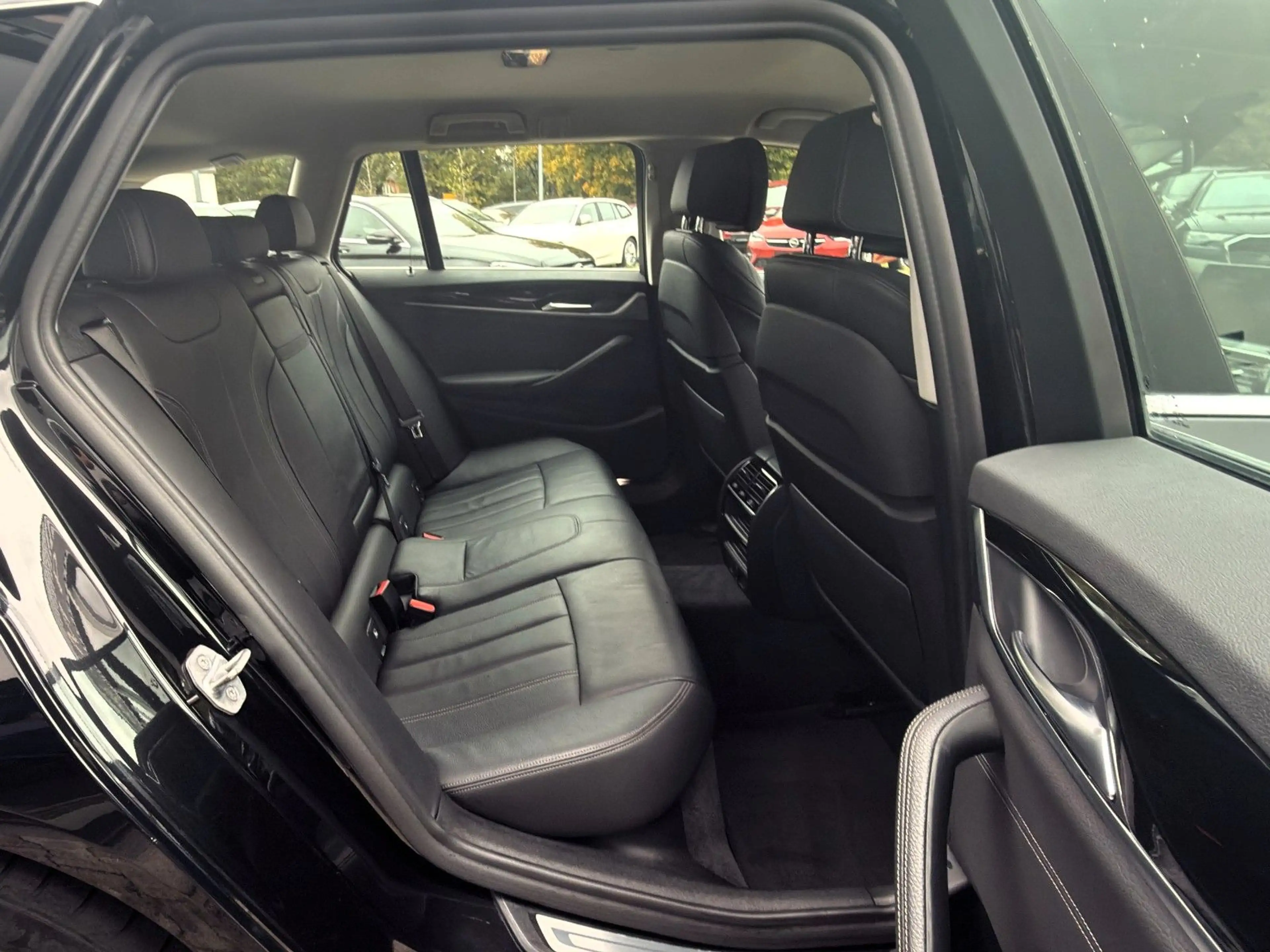 BMW 530 dxDr LEDER-KOMFORT+HUD+ACC+360°+AdLED+AdDRIVE — photo 18