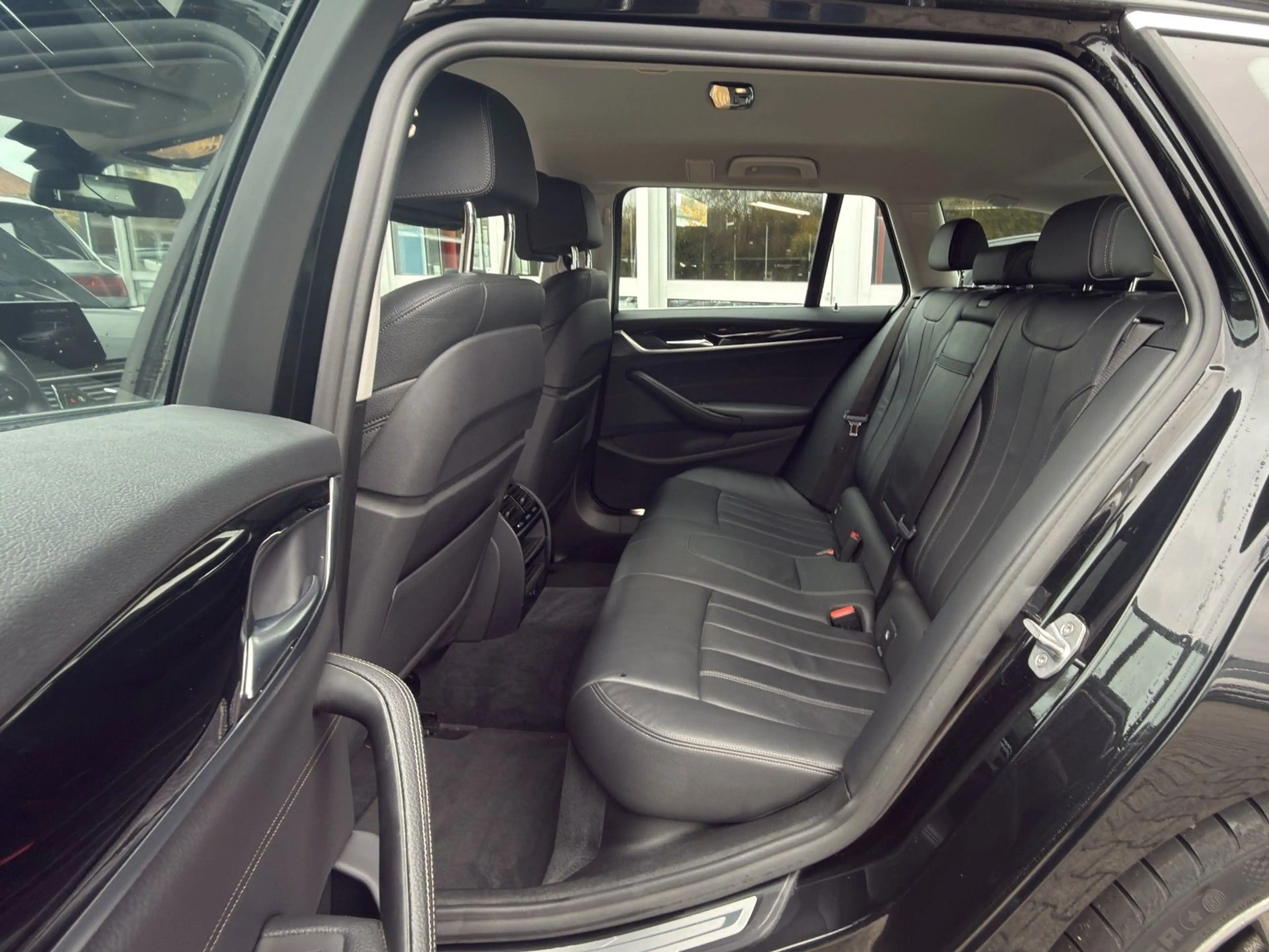 BMW 530 dxDr LEDER-KOMFORT+HUD+ACC+360°+AdLED+AdDRIVE — photo 16