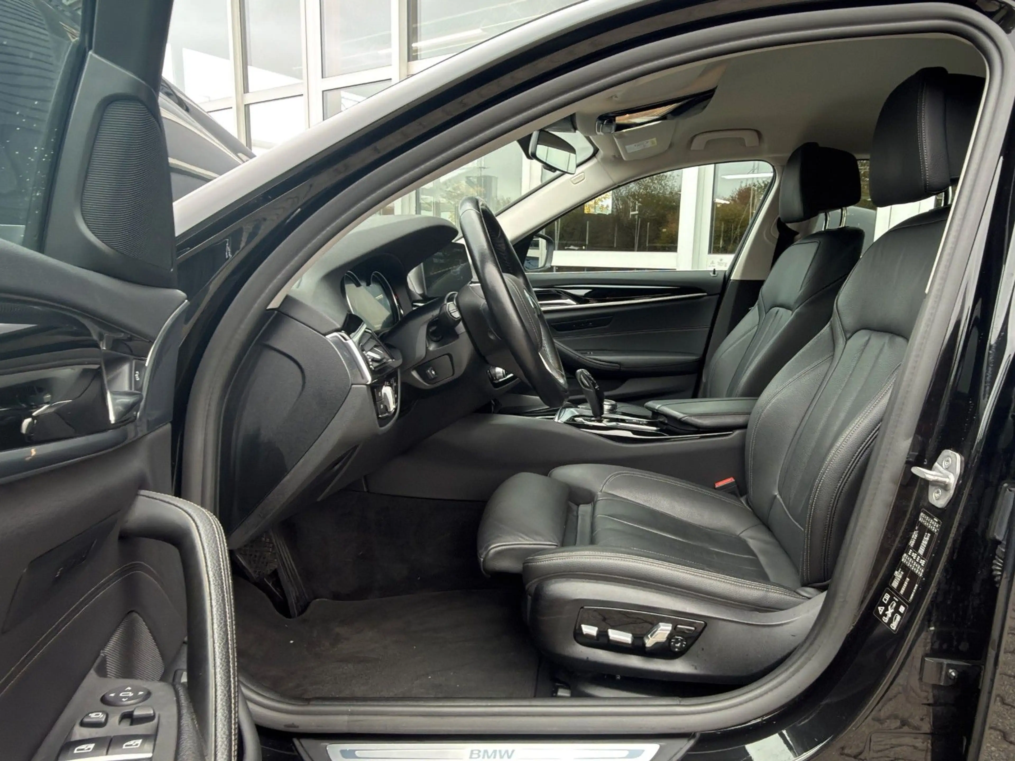 BMW 530 dxDr LEDER-KOMFORT+HUD+ACC+360°+AdLED+AdDRIVE — photo 14