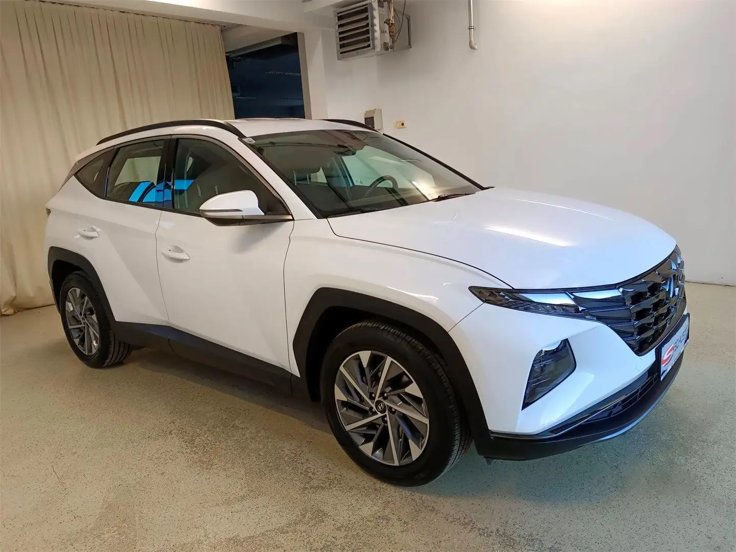 Hyundai TUCSON Tucson 1,6 T-GDI 2WD Smart Line Weiß - 1