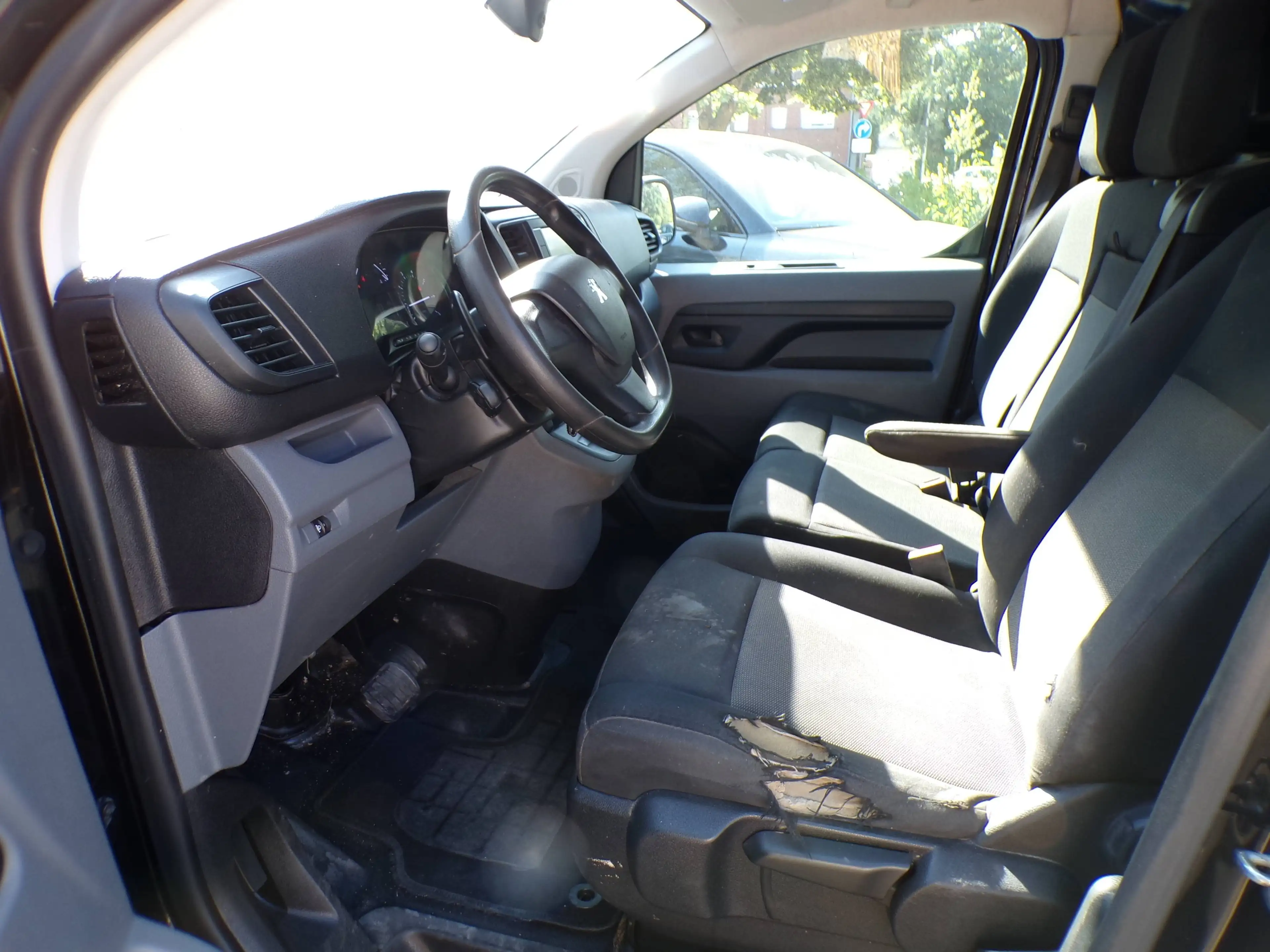 Peugeot Expert 2.0D 145pk AUTOMAAT 12500 netto zonder btw. — photo 8