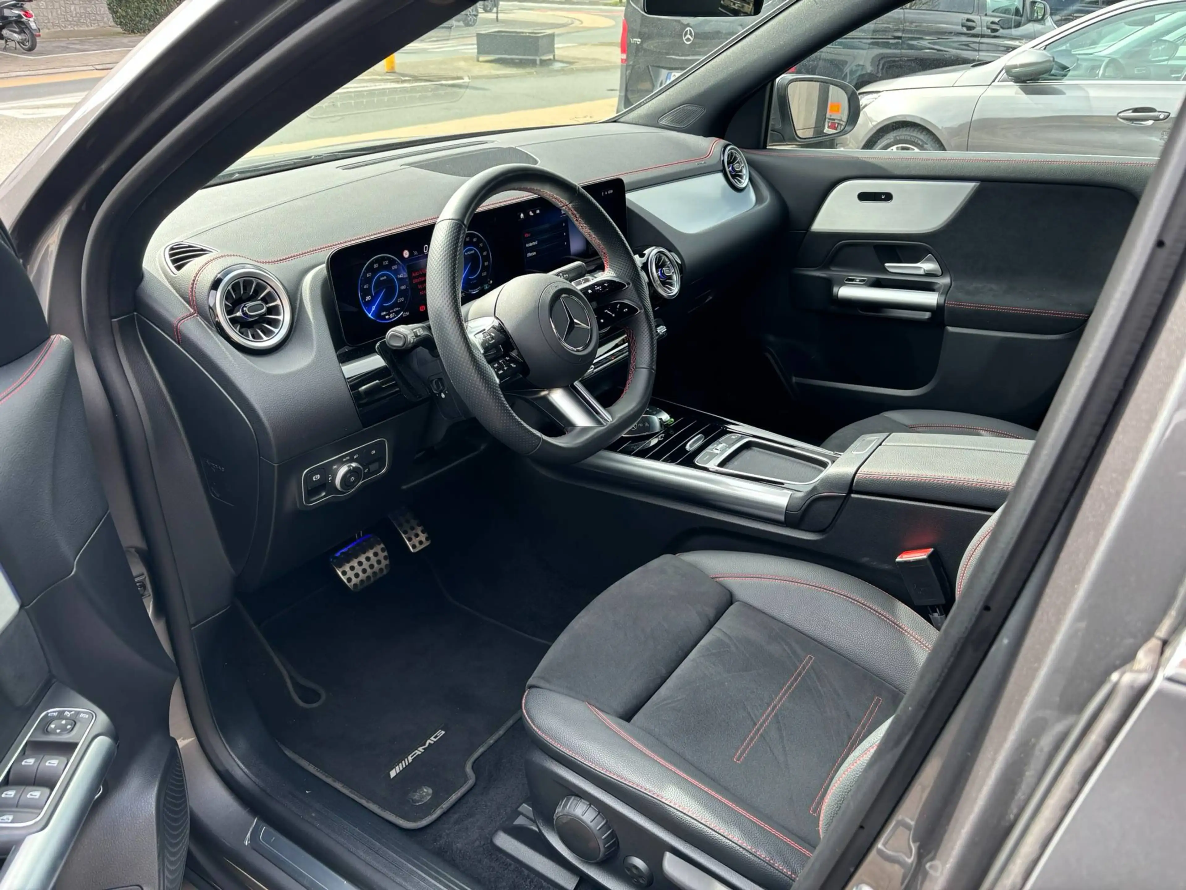 Mercedes-Benz EQA 300 EQA 66.5 kWh 300 4-Matic AMG Line AMG Line — photo 5