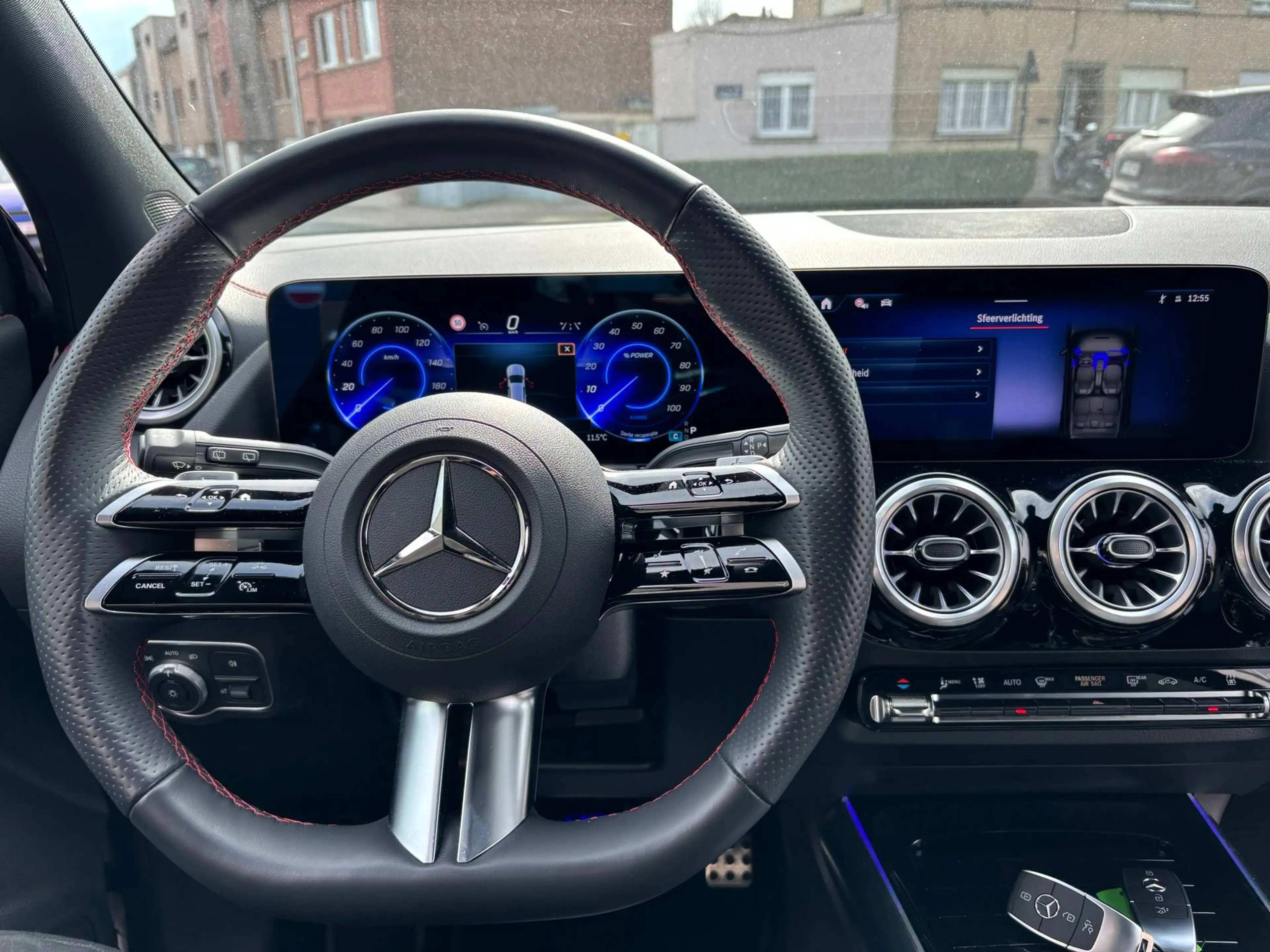 Mercedes-Benz EQA 300 EQA 66.5 kWh 300 4-Matic AMG Line AMG Line — photo 10