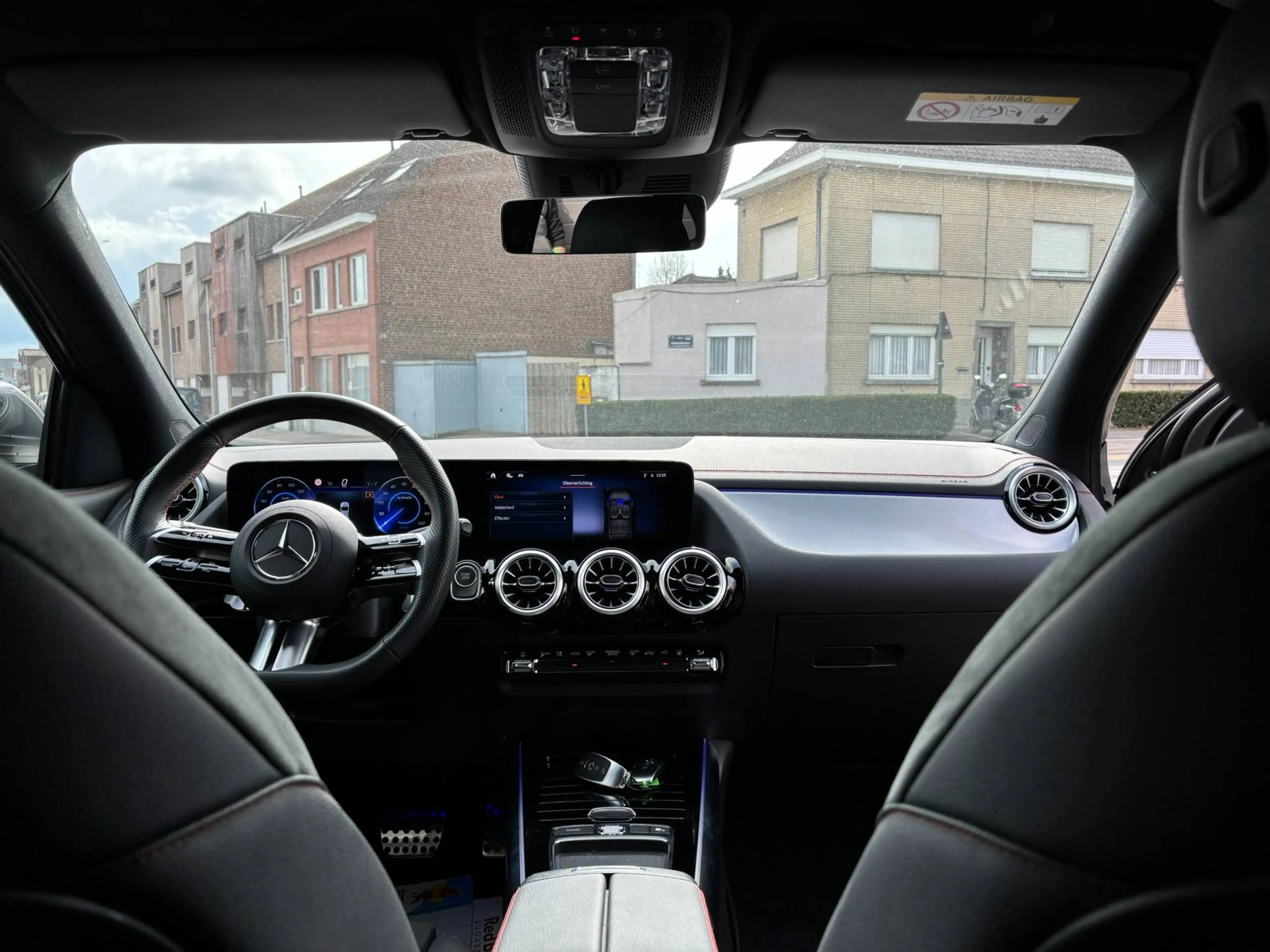 Mercedes-Benz EQA 300 EQA 66.5 kWh 300 4-Matic AMG Line AMG Line — photo 13