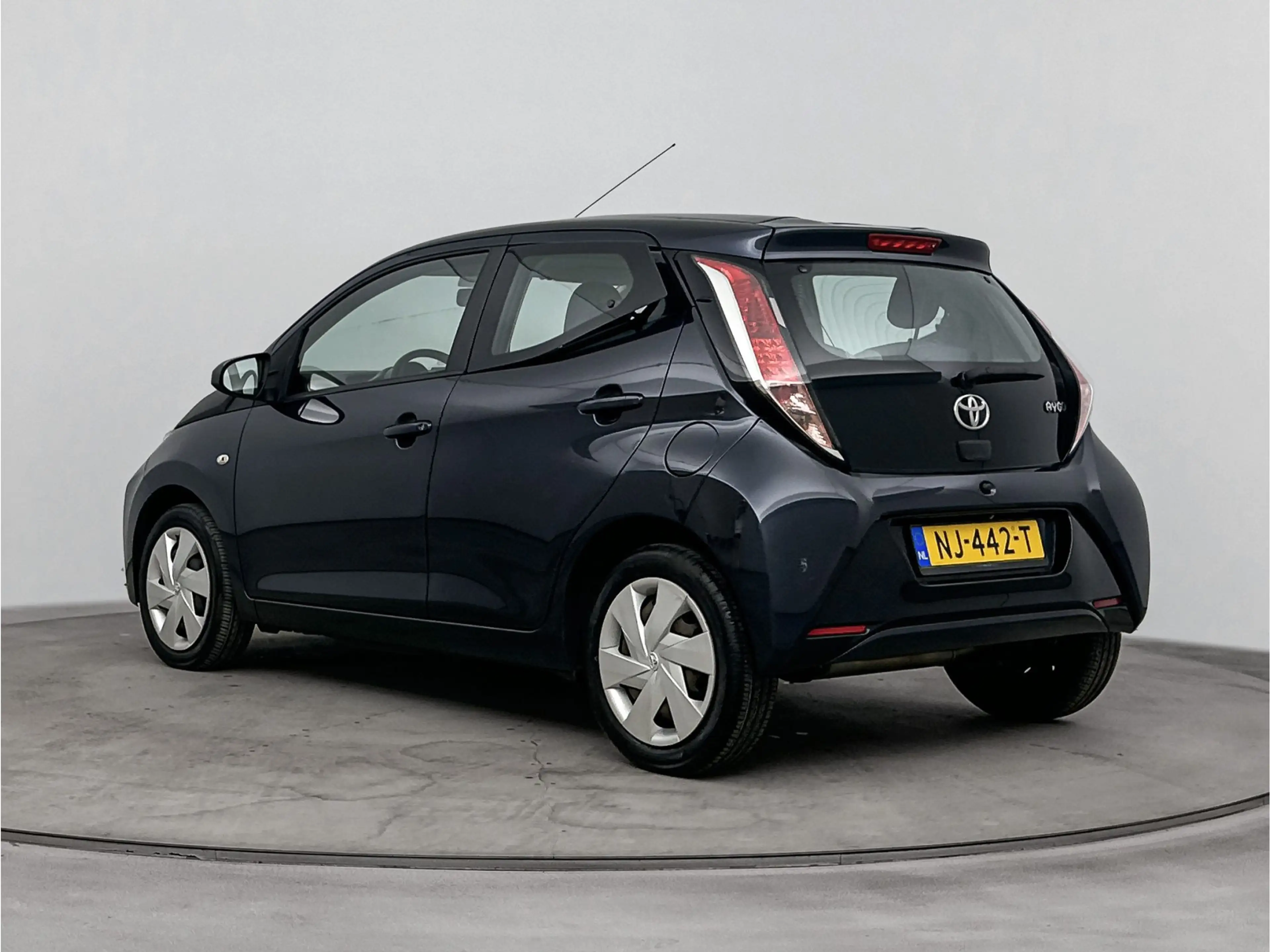 Toyota Aygo 1.0 VVT-i x-play | Parkeercamera | Airco | Metalli — photo 14