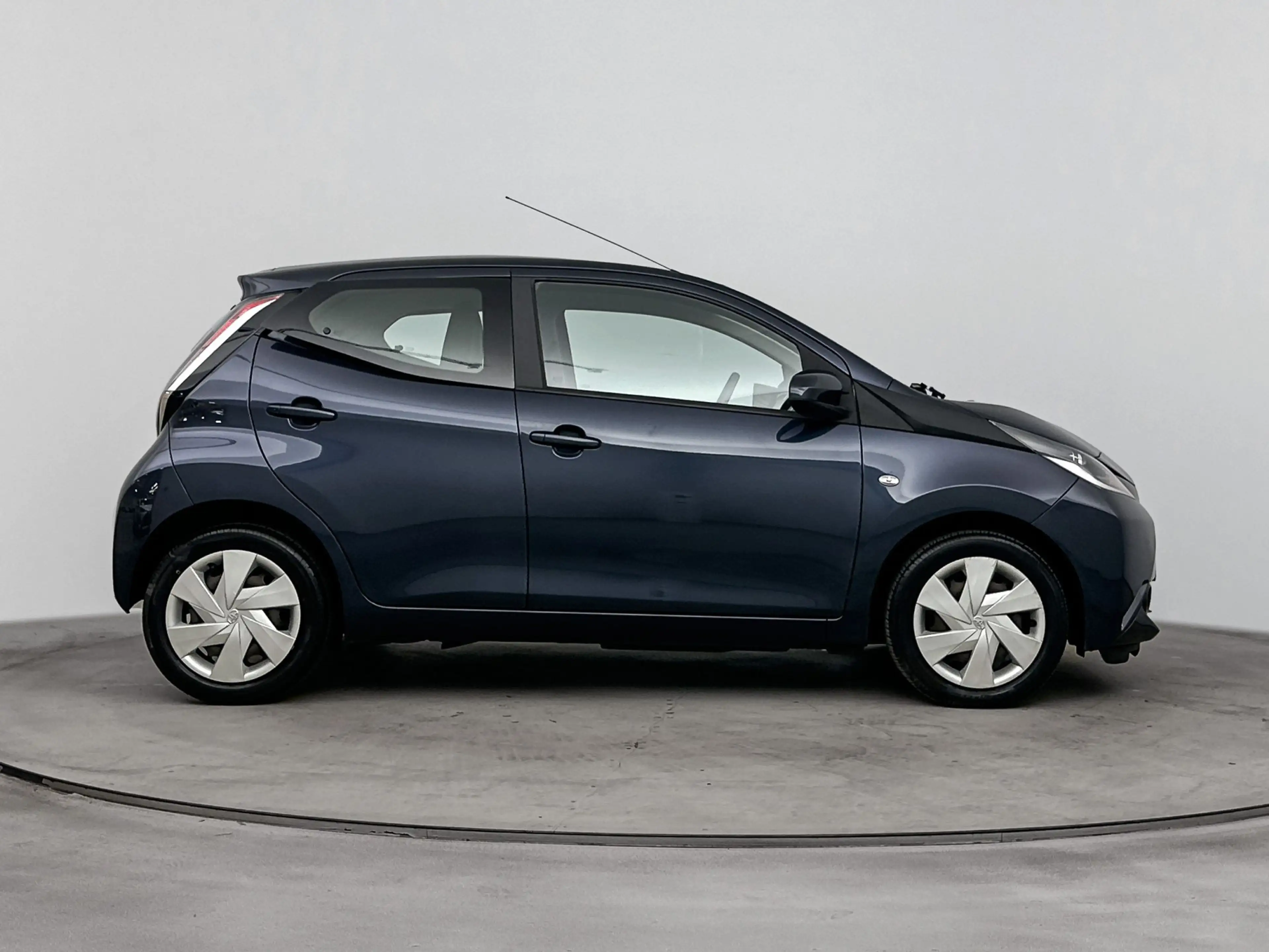 Toyota Aygo 1.0 VVT-i x-play | Parkeercamera | Airco | Metalli — photo 12