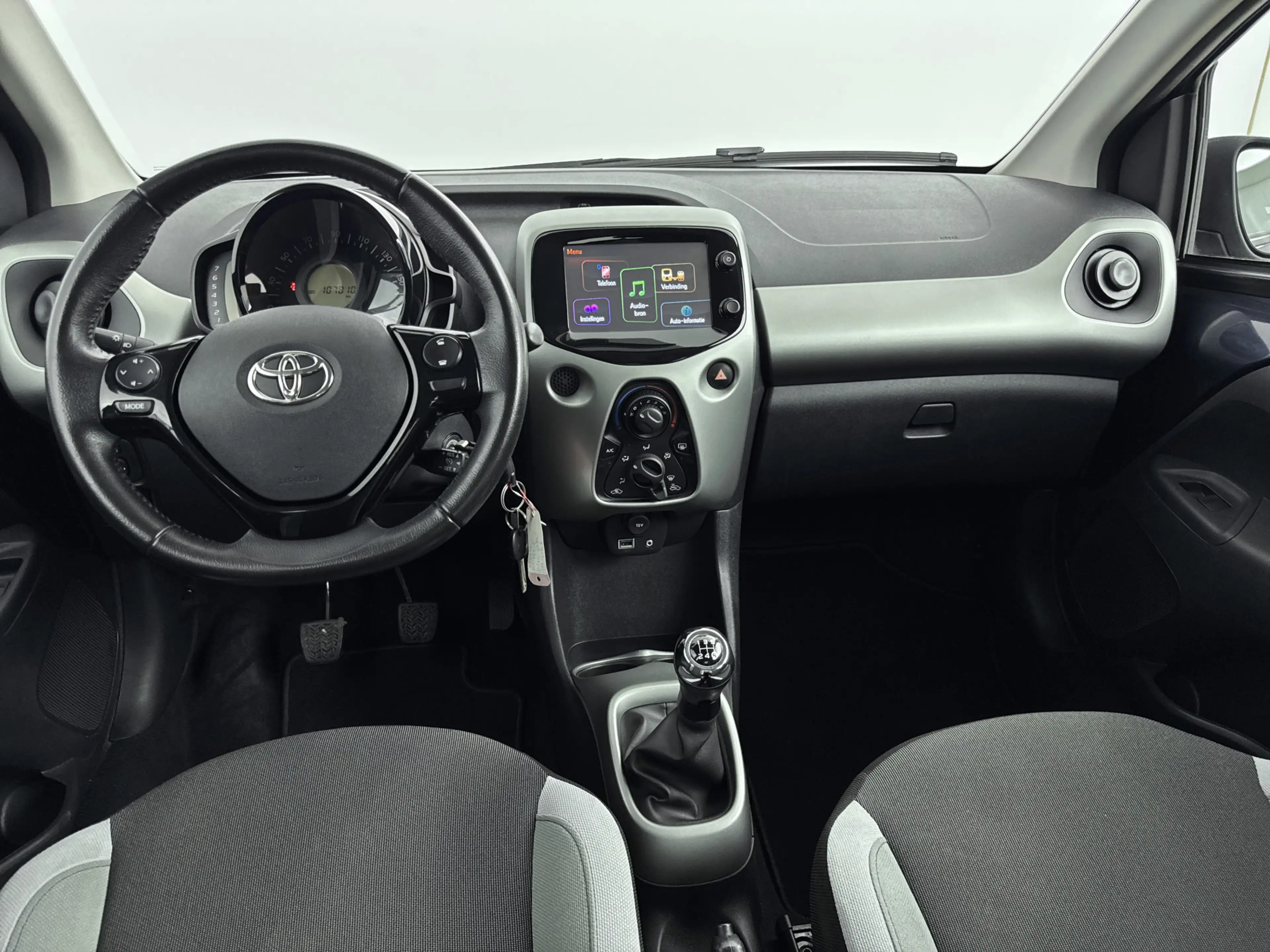 Toyota Aygo 1.0 VVT-i x-play | Parkeercamera | Airco | Metalli — photo 4