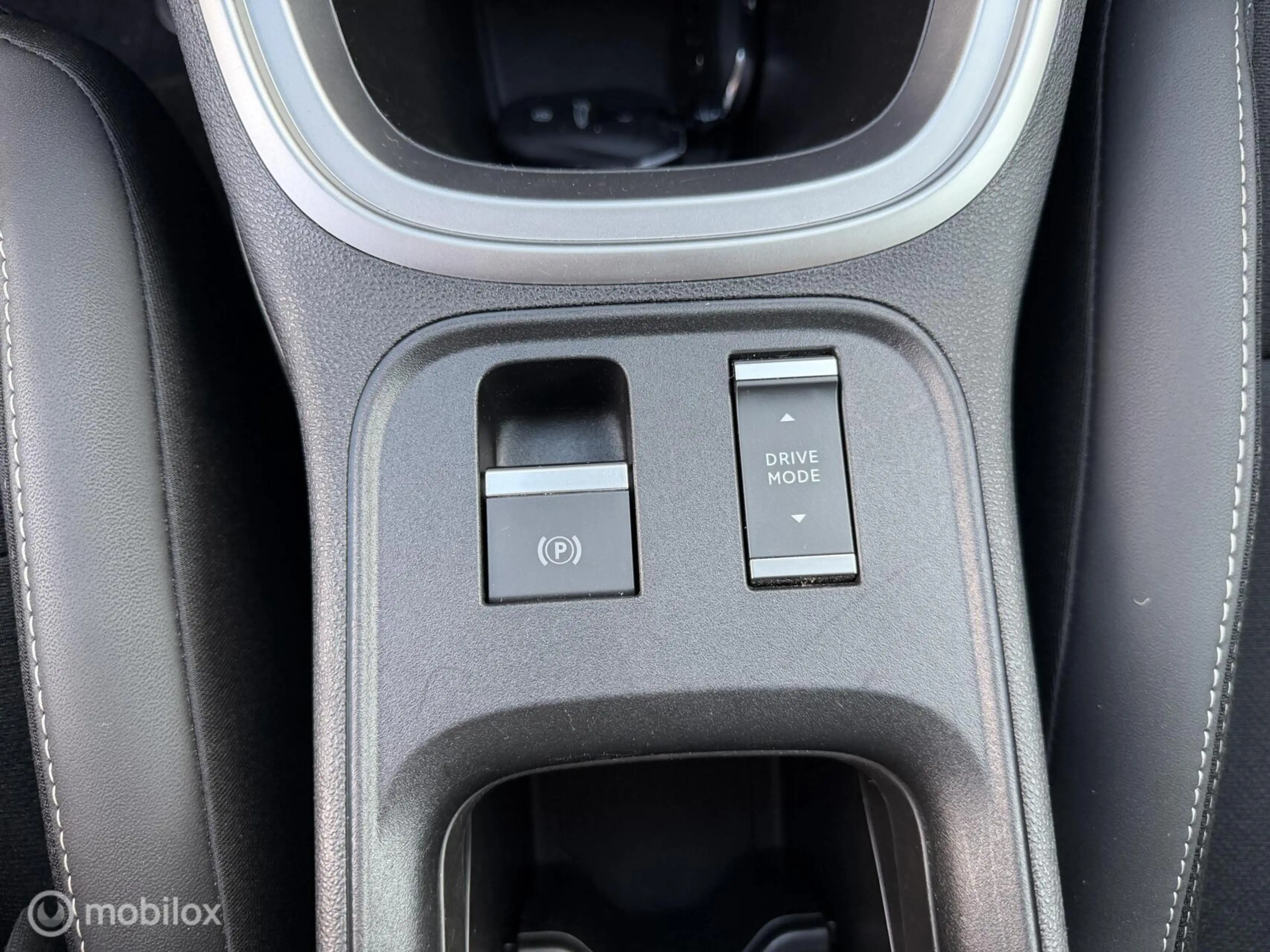 Jeep Avenger Summit 54 kWh NAVI*CAMERA*ACC*PDC*CARPLAY*LED* — photo 19