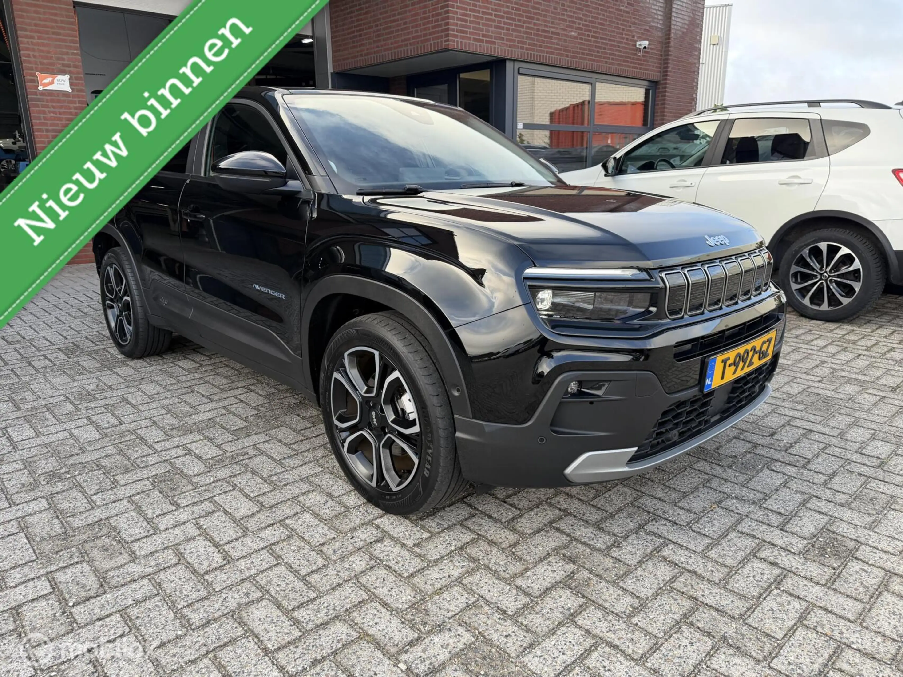 Jeep Avenger Summit 54 kWh NAVI*CAMERA*ACC*PDC*CARPLAY*LED* — photo 3