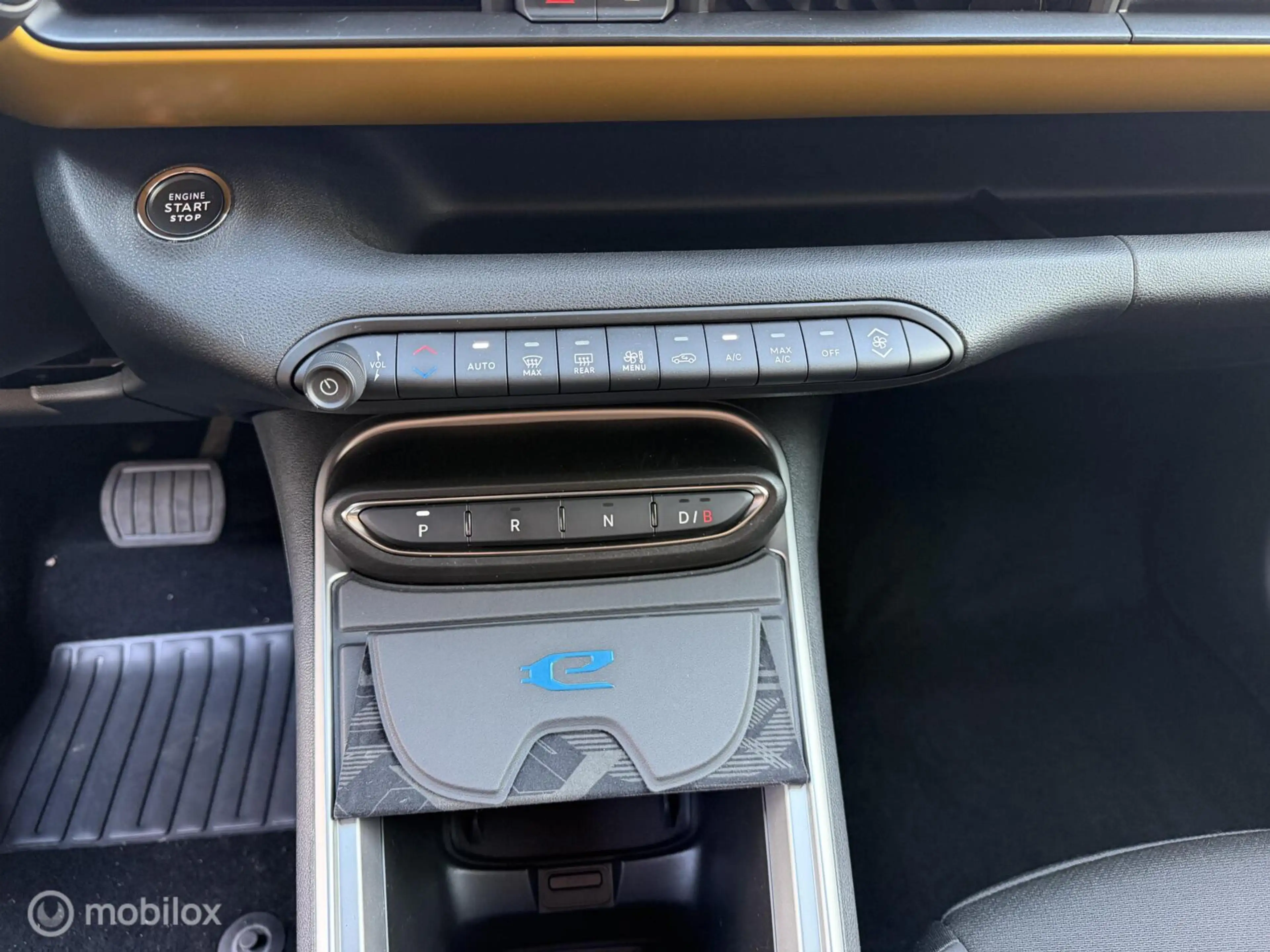 Jeep Avenger Summit 54 kWh NAVI*CAMERA*ACC*PDC*CARPLAY*LED* — photo 12