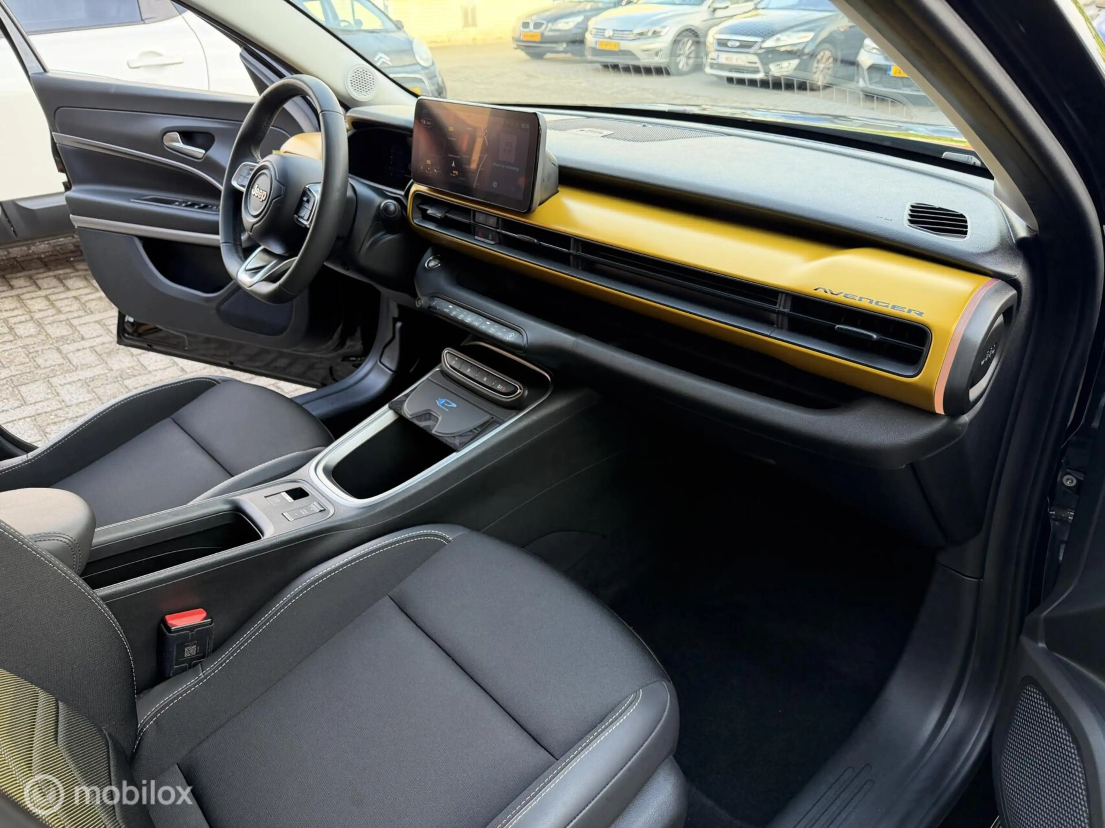 Jeep Avenger Summit 54 kWh NAVI*CAMERA*ACC*PDC*CARPLAY*LED* — photo 10