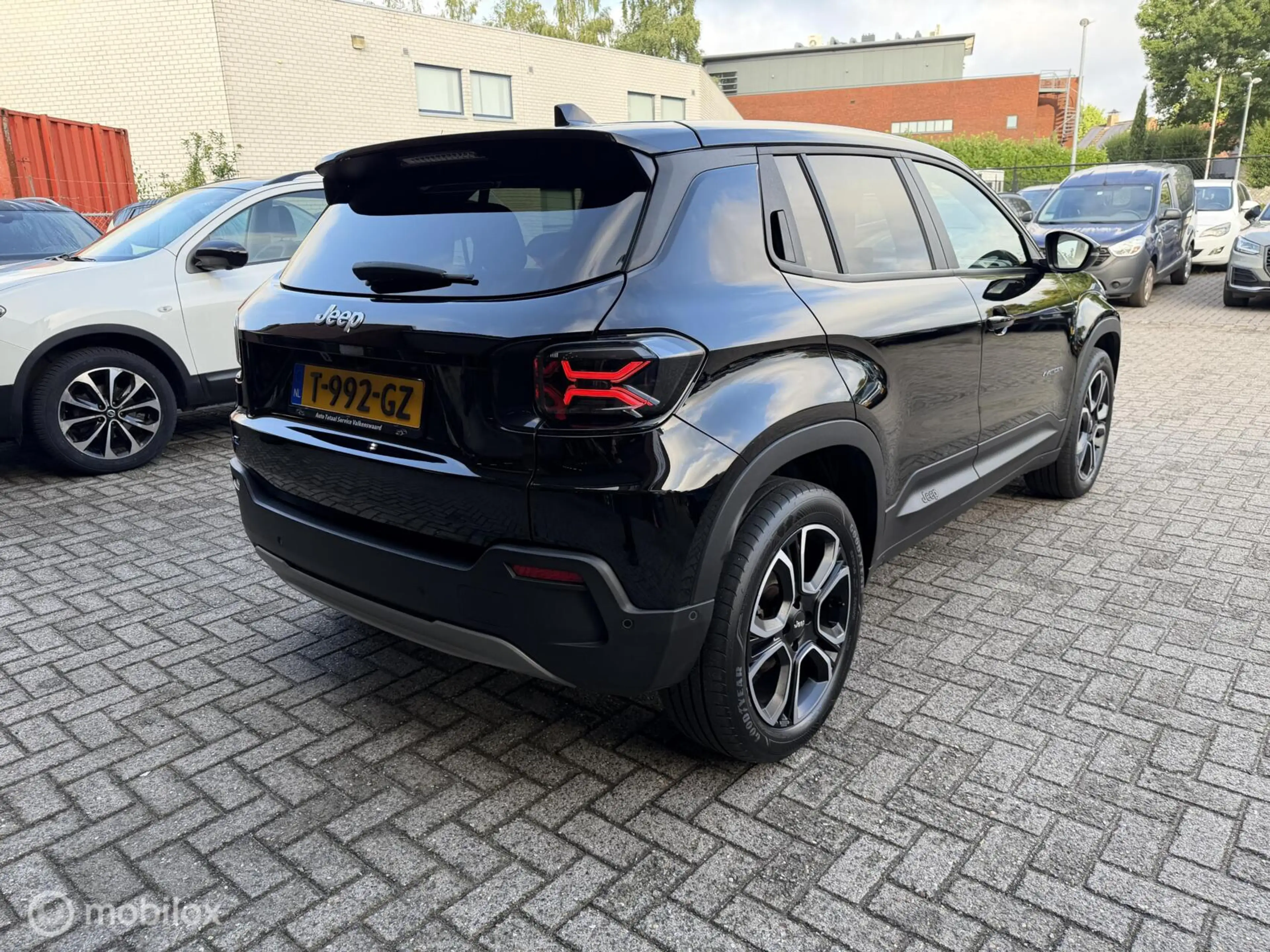 Jeep Avenger Summit 54 kWh NAVI*CAMERA*ACC*PDC*CARPLAY*LED* — photo 4