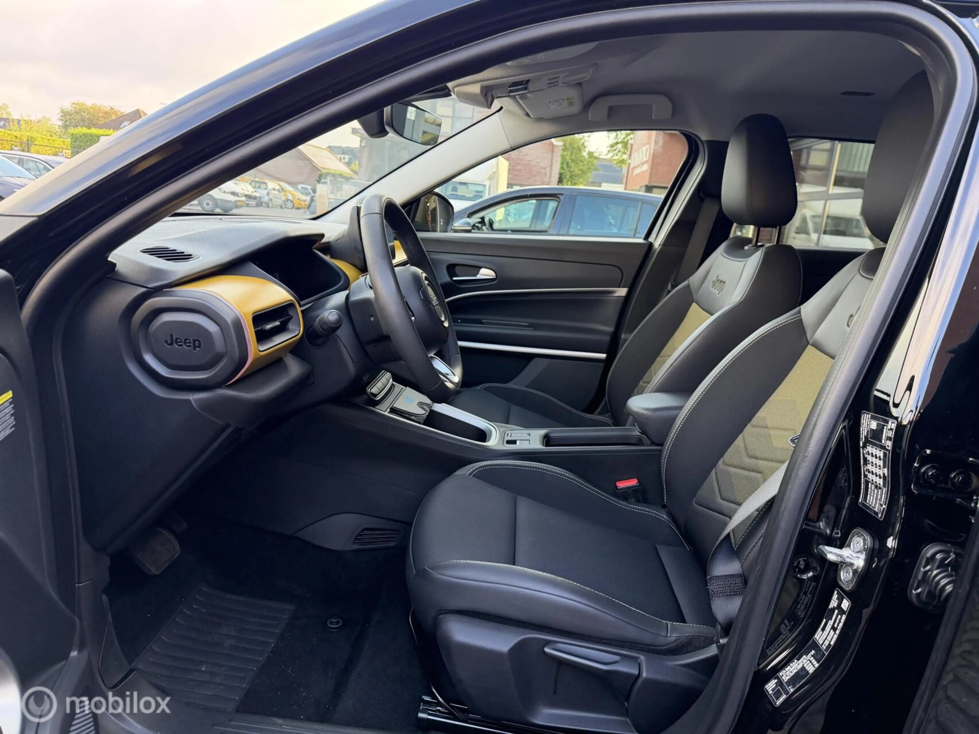 Jeep Avenger Summit 54 kWh NAVI*CAMERA*ACC*PDC*CARPLAY*LED* — photo 9