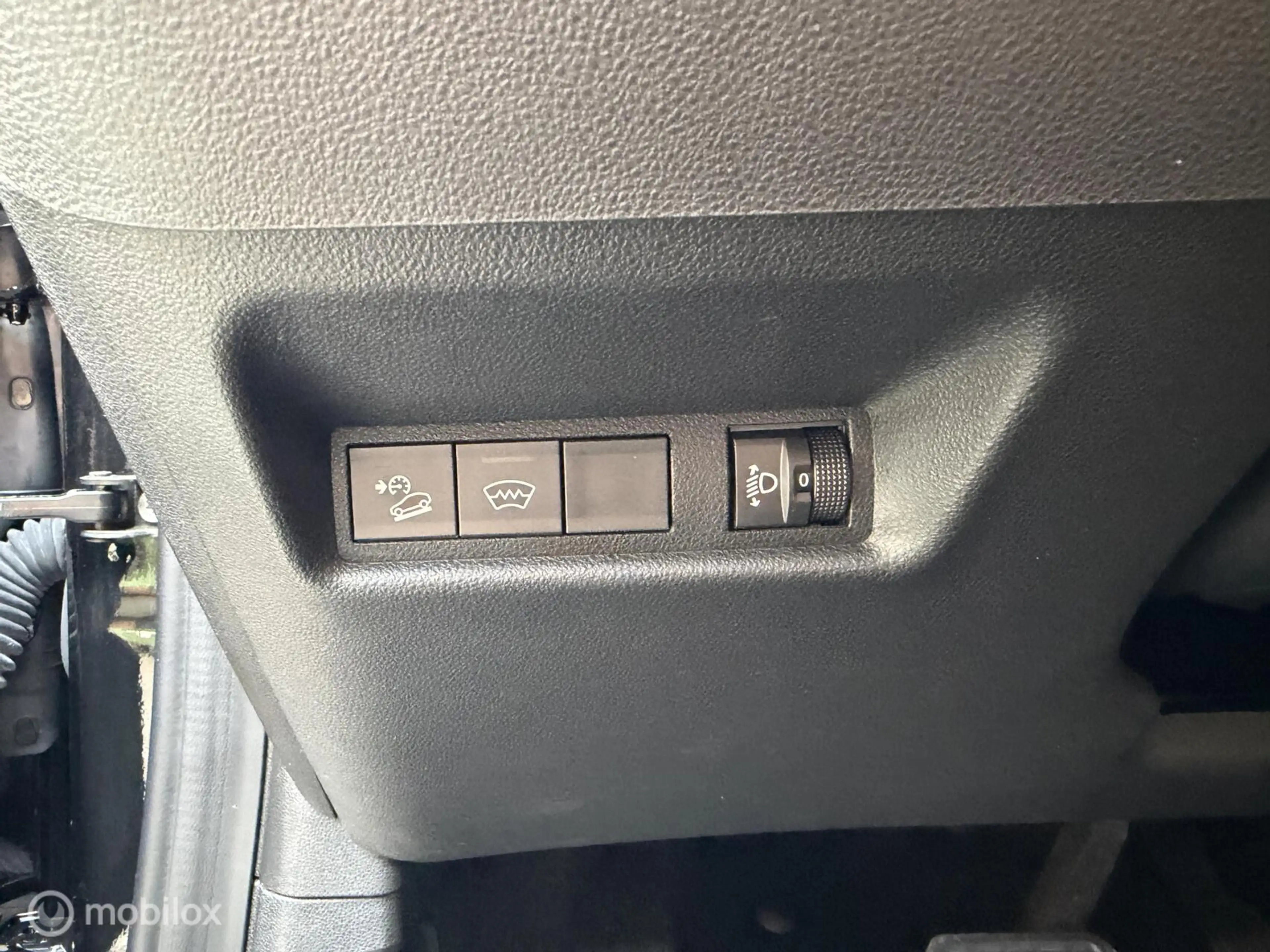 Jeep Avenger Summit 54 kWh NAVI*CAMERA*ACC*PDC*CARPLAY*LED* — photo 23