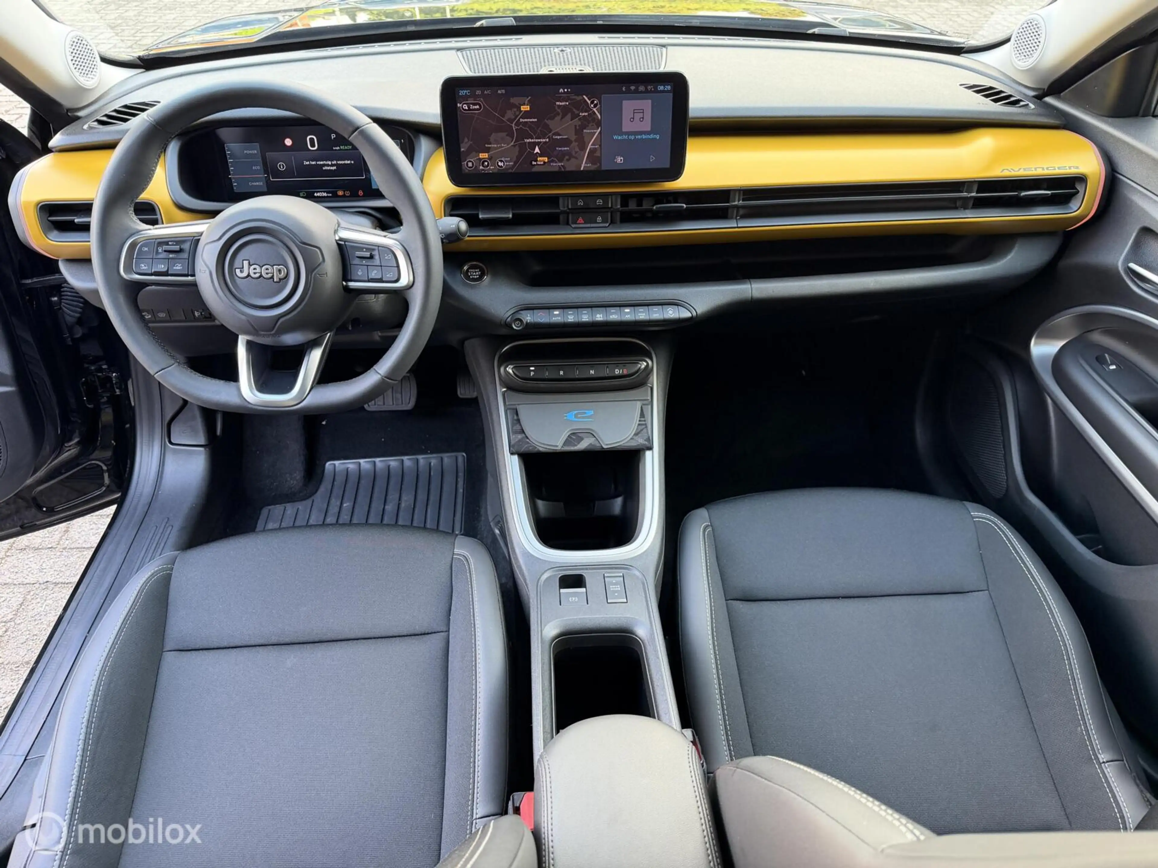 Jeep Avenger Summit 54 kWh NAVI*CAMERA*ACC*PDC*CARPLAY*LED* — photo 8