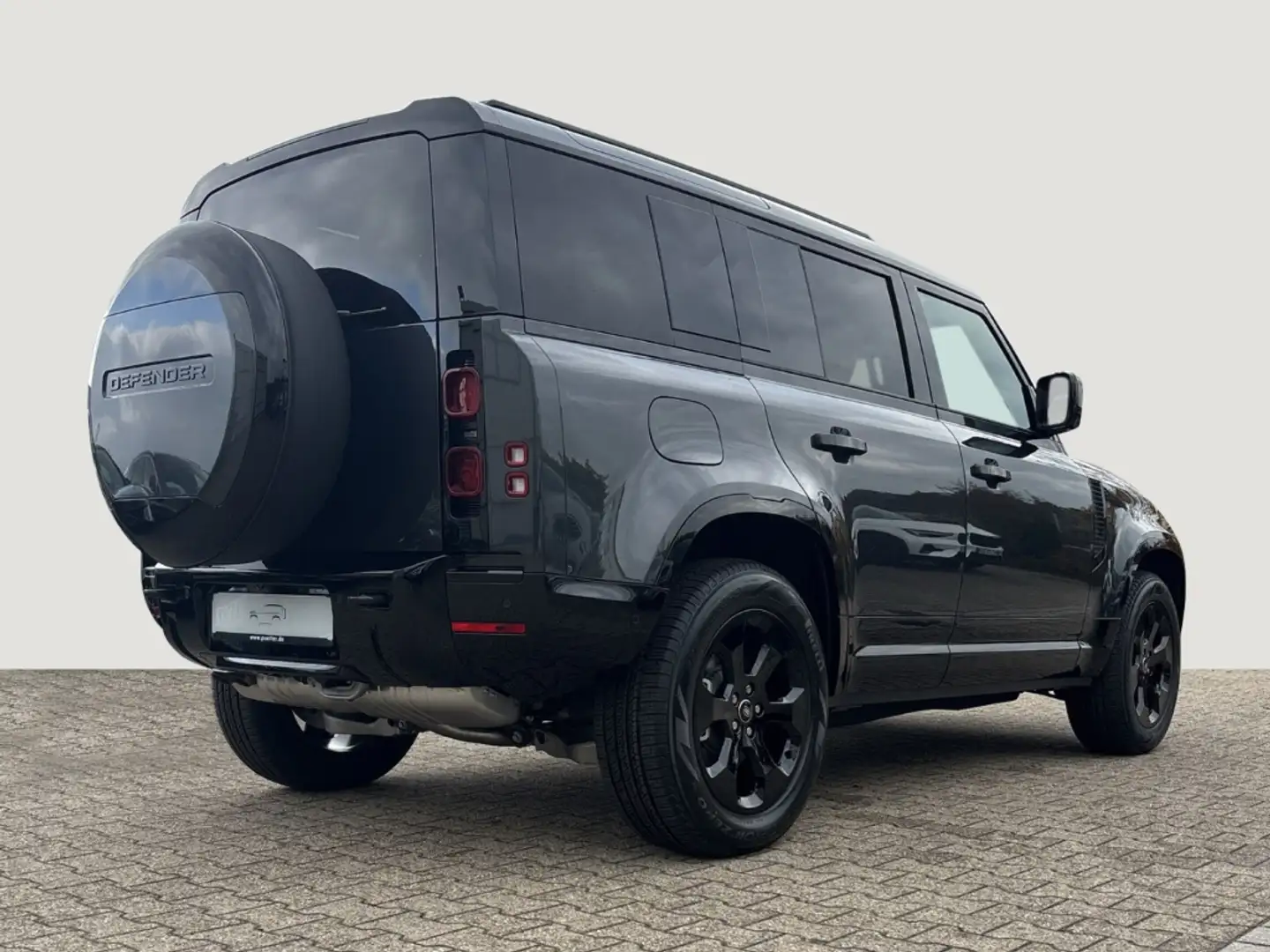 Land Rover Defender 110 X-Dynamic SE 3.0 D300 Mild-Hybrid EU6e Anhänge Grau - 2