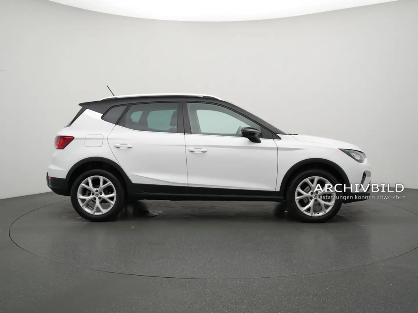 SEAT Arona FR DSG CARPLAY VIRT LED PDC NAVI Schwarz - 2