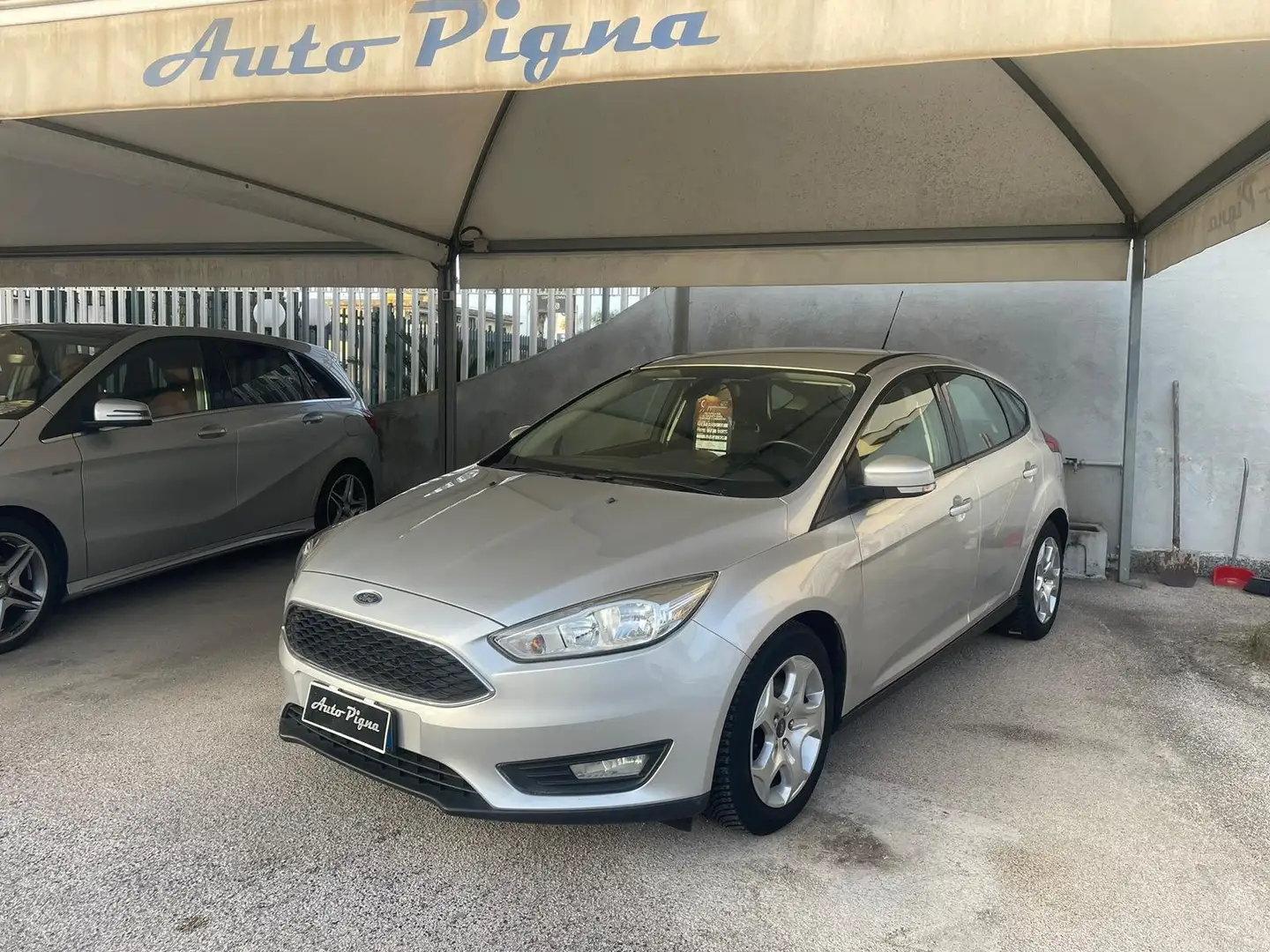 Ford Focus Focus IV 2015 5p 1.0 ecoboost Business s Silber - 1