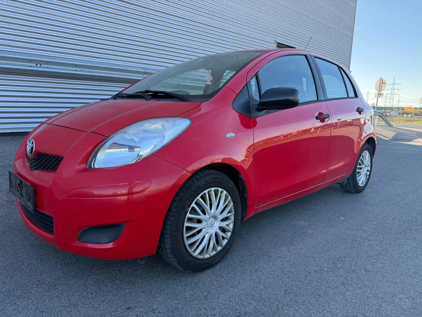 Toyota Yaris 1,0 VVT-i Luna ID:115 Rot - 2