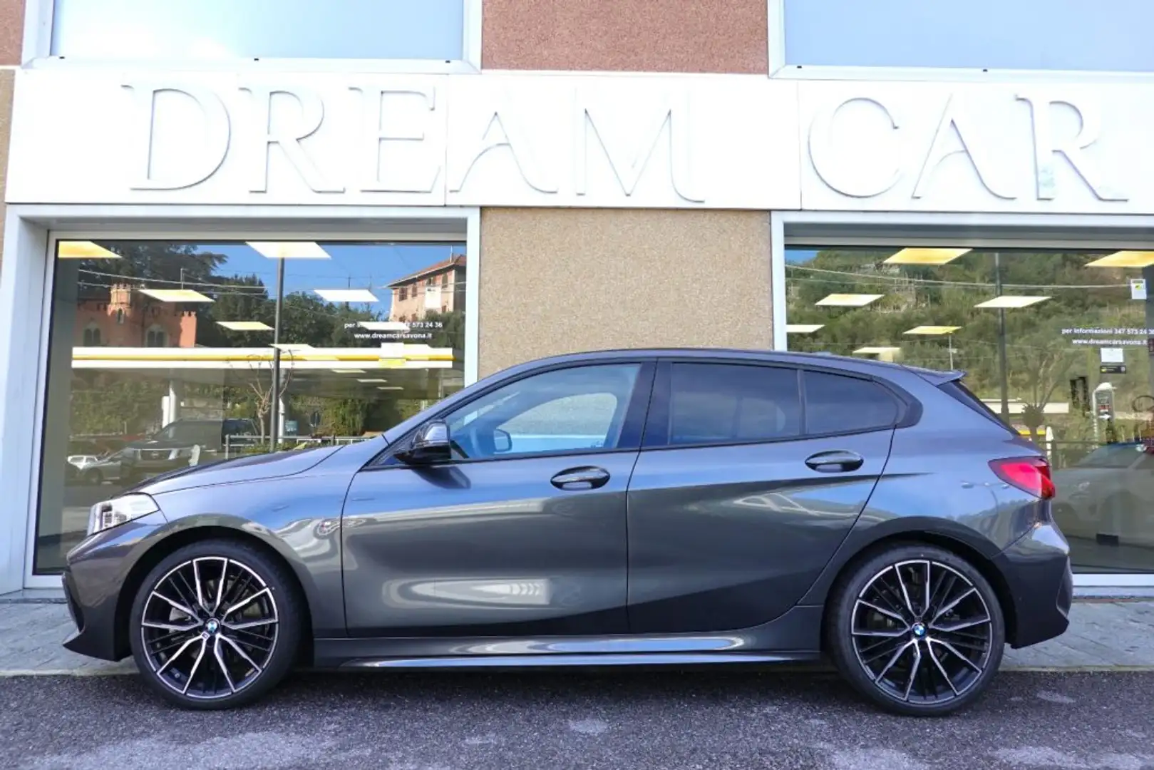 BMW 120 d xDrive 5p. Msport GUSCI-PACK ALL BLACK-19" Gris - 2