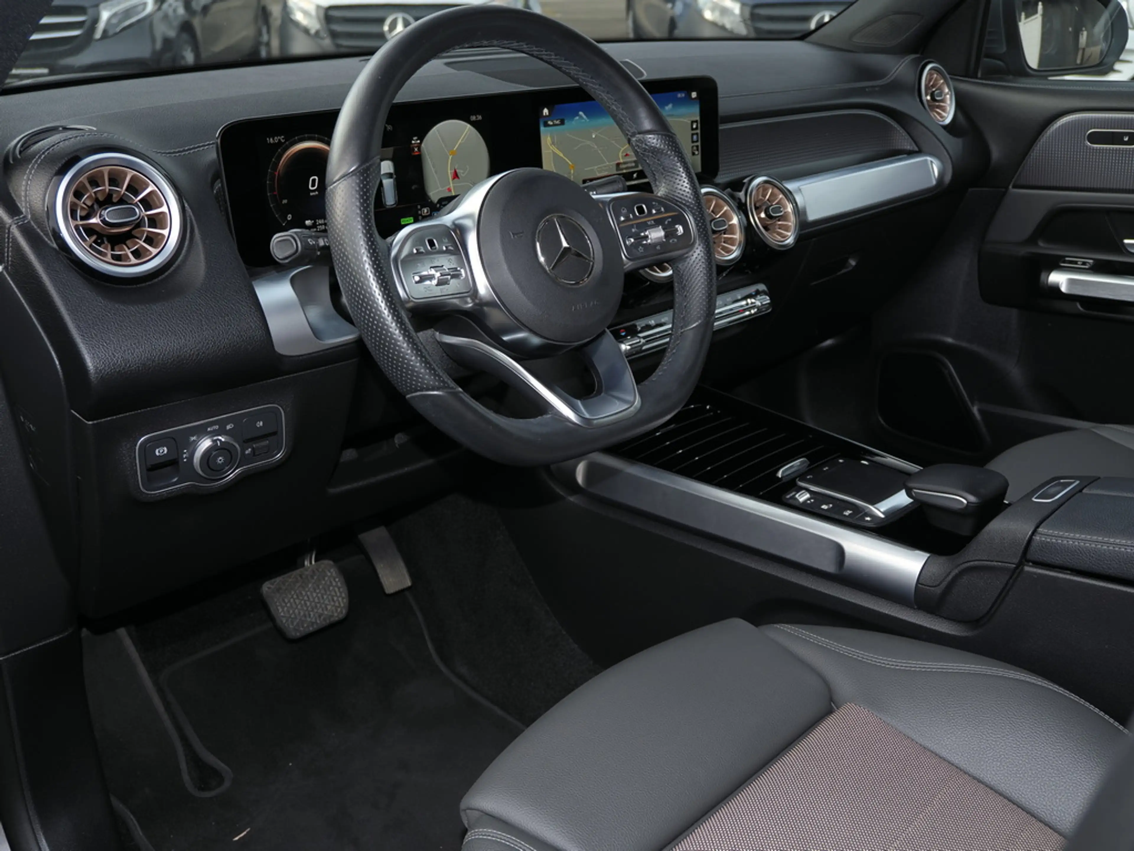 Mercedes-Benz EQB 300 4M ELECTRIC ART ADVANCED+ LED KAMERA — photo 9
