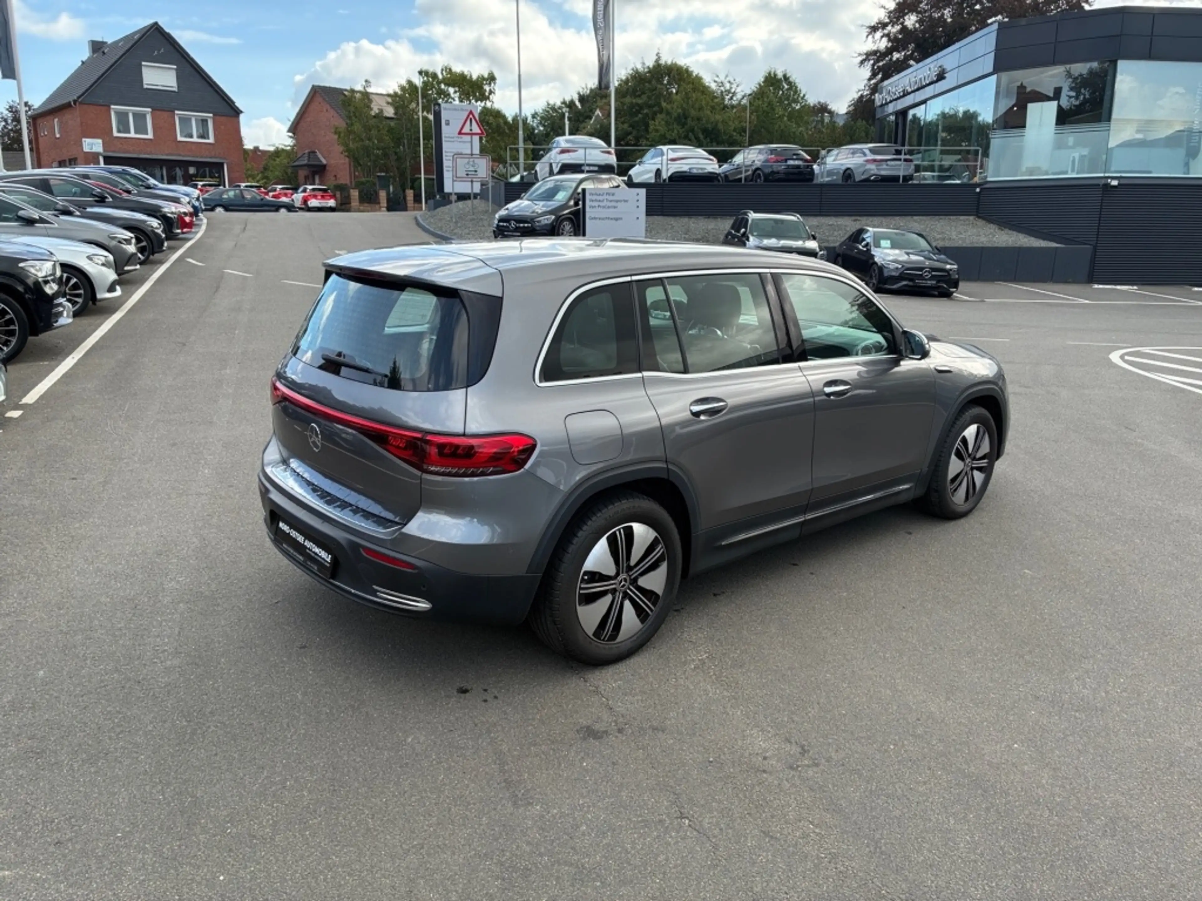 Mercedes-Benz EQB 300 4M ELECTRIC ART ADVANCED+ LED KAMERA — photo 22