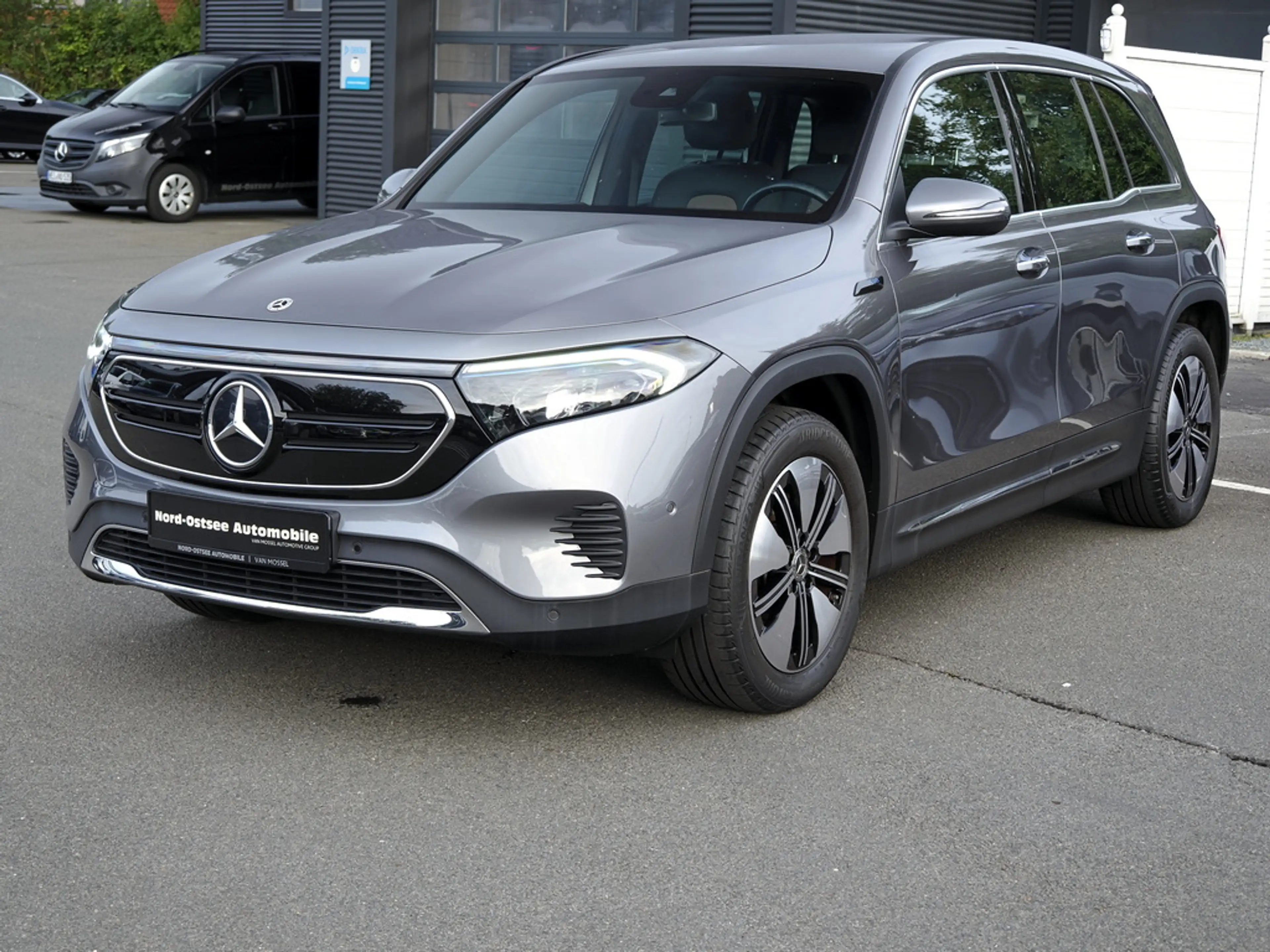 Mercedes-Benz EQB 300 4M ELECTRIC ART ADVANCED+ LED KAMERA — photo 8