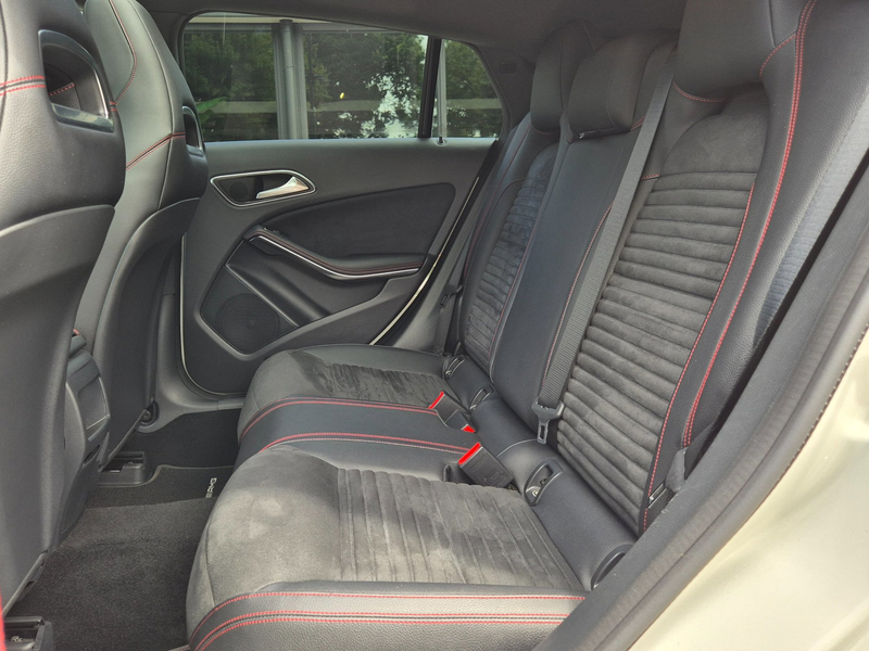 Mercedes-Benz CLA 180 Shooting Brake Schuifdak I Navi I Camera — photo 7