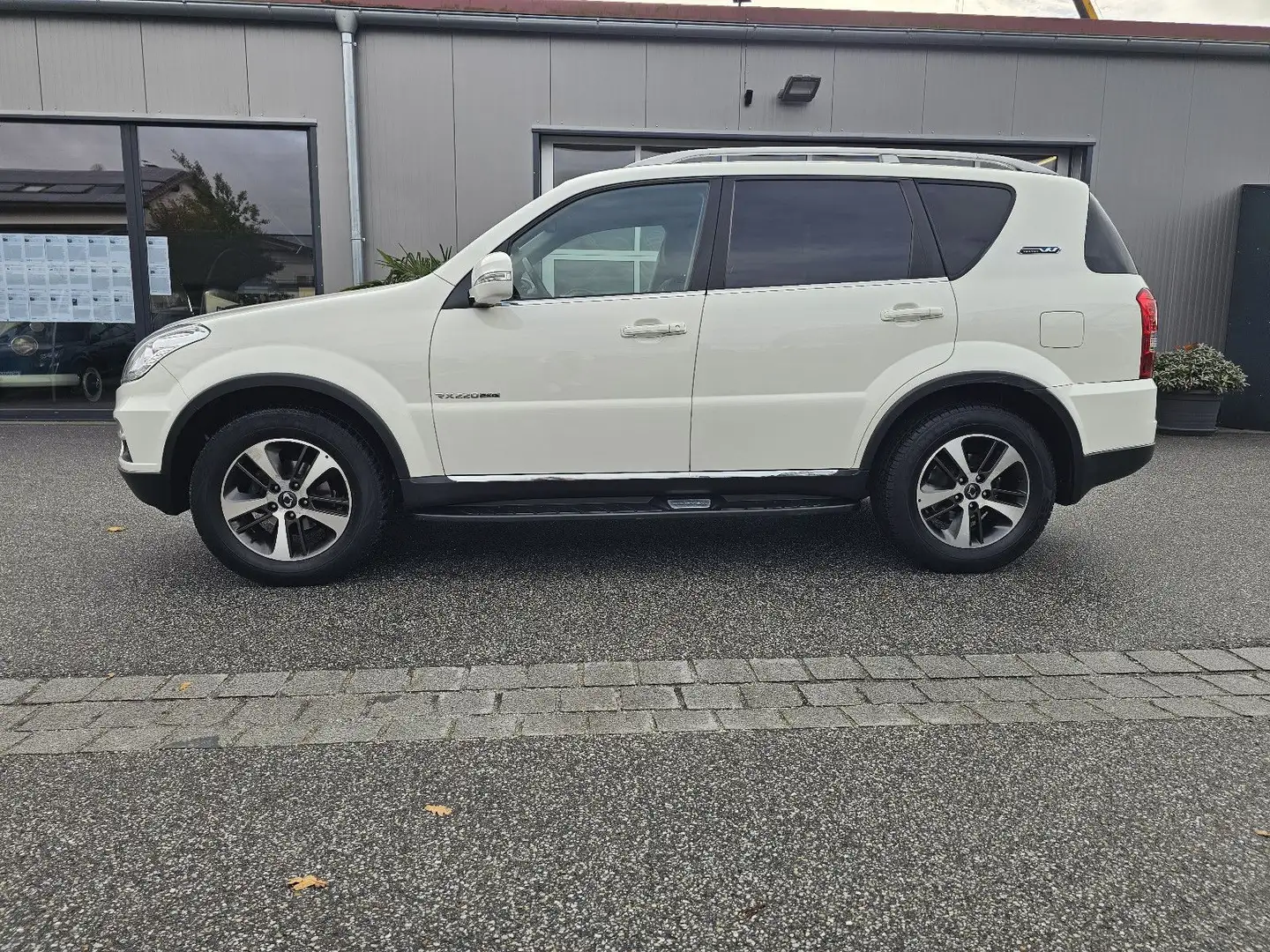 SsangYong Rexton Executive 4WD Automatik*Leder*Navi*AHK* Weiß - 2