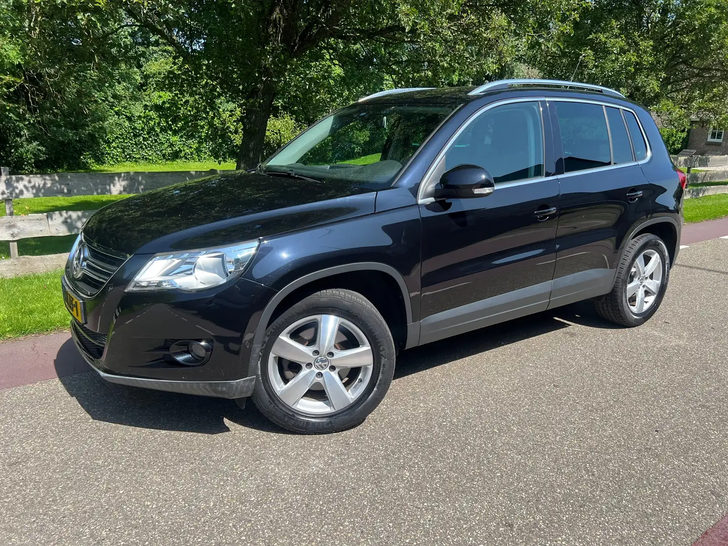 Volkswagen Tiguan 1.4 TSI Sport&Style Trekhaak, Clima Camera Negro - 2