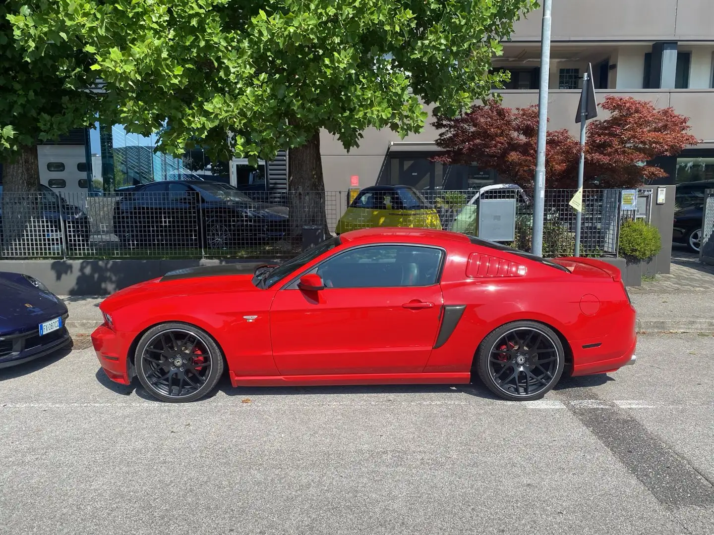 Ford Mustang 3.700 V6 AT 305 CV Rosso - 2