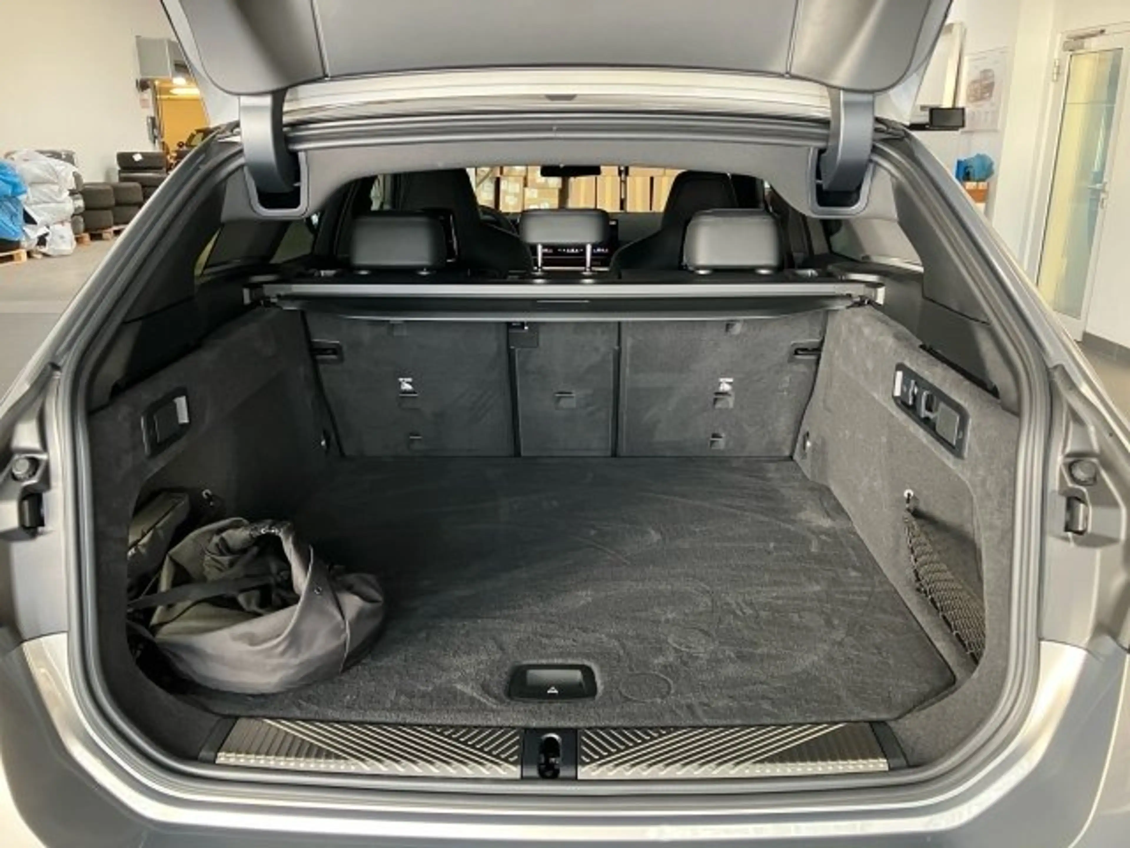 BMW i5 xDrive40 Touring — photo 13