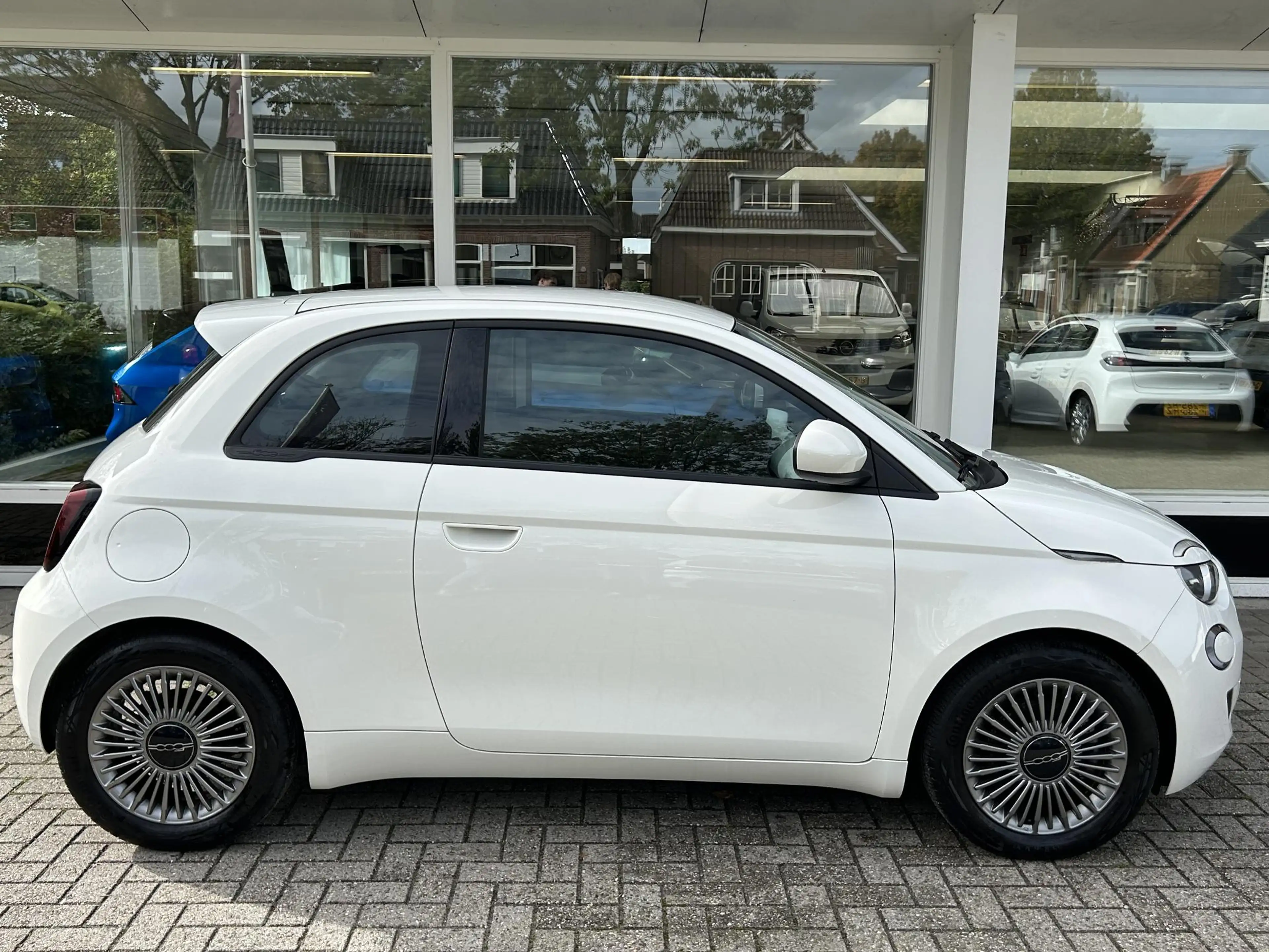 Fiat 500 Urban 42 kWh | 322 WLTP Range | Cruise Control | A — photo 3