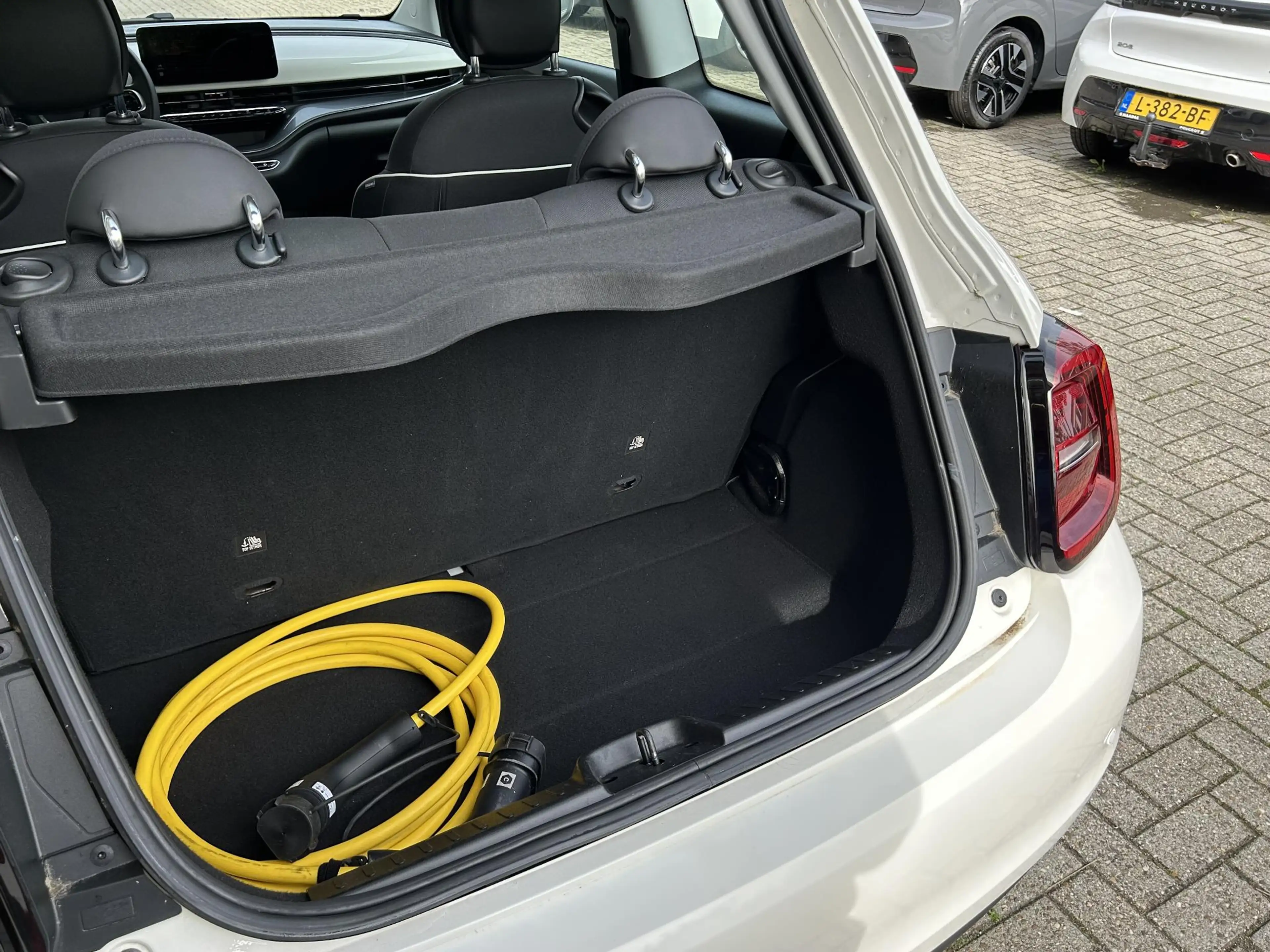 Fiat 500 Urban 42 kWh | 322 WLTP Range | Cruise Control | A — photo 5