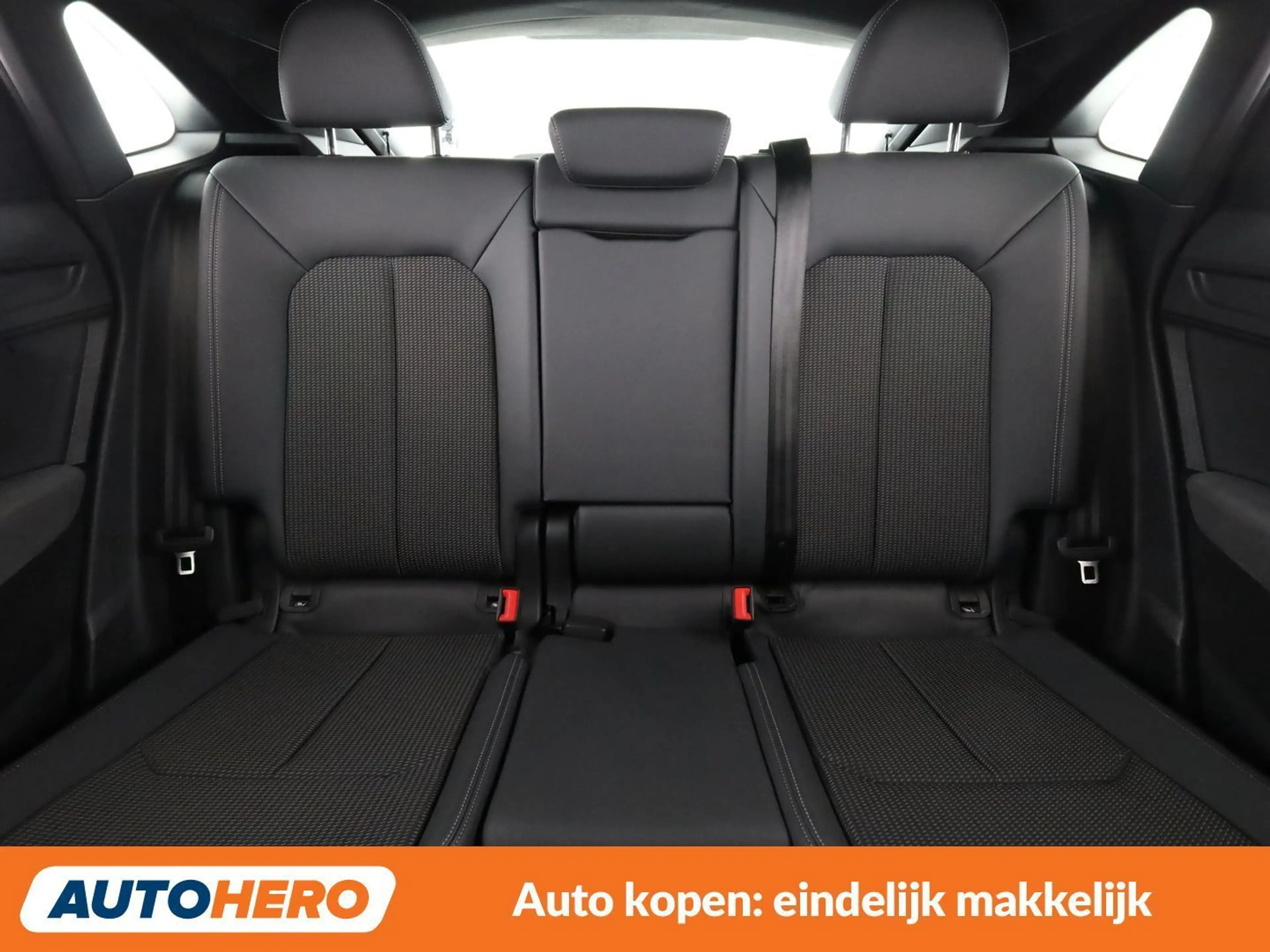 Audi Q3 45 TFSIe S line — photo 15