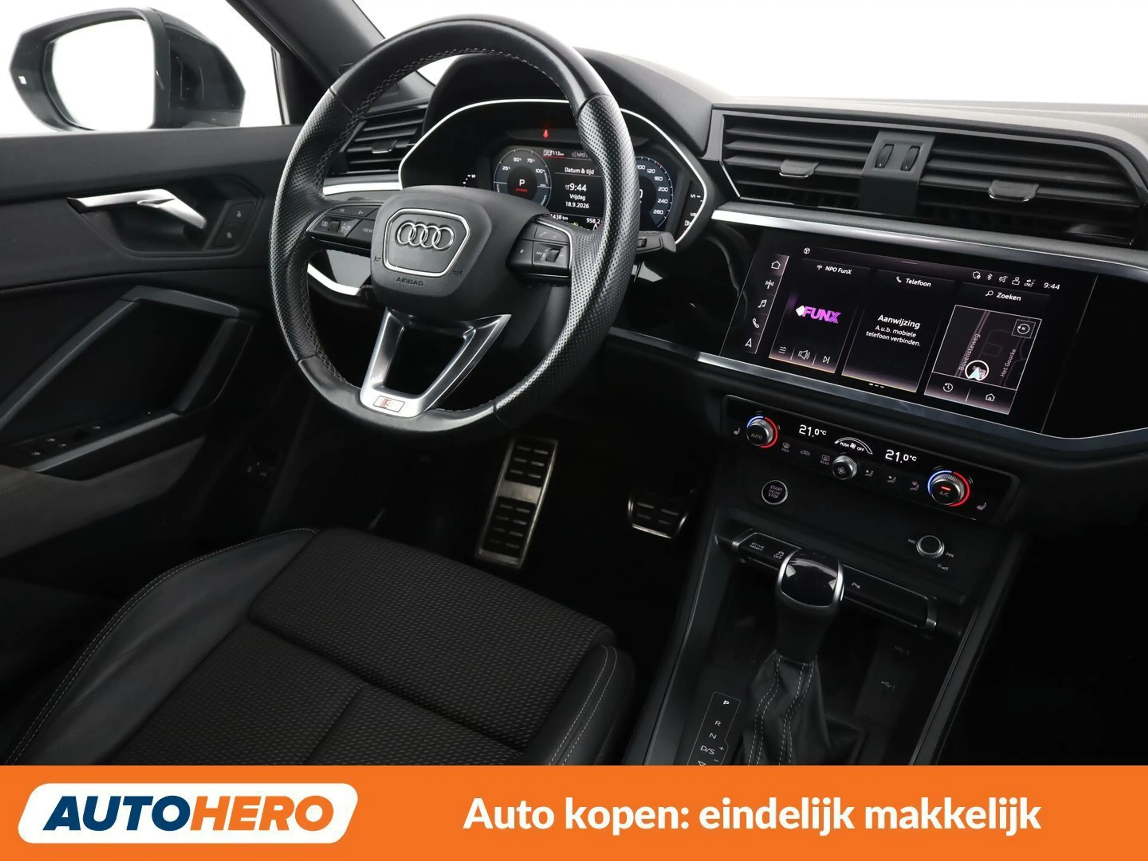 Audi Q3 45 TFSIe S line — photo 13